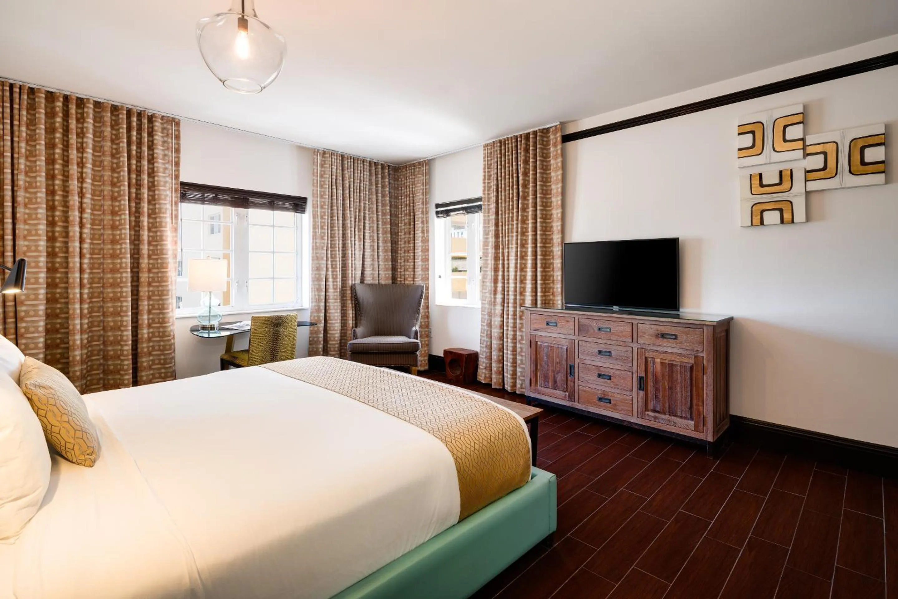 Bed in Hotel Croydon