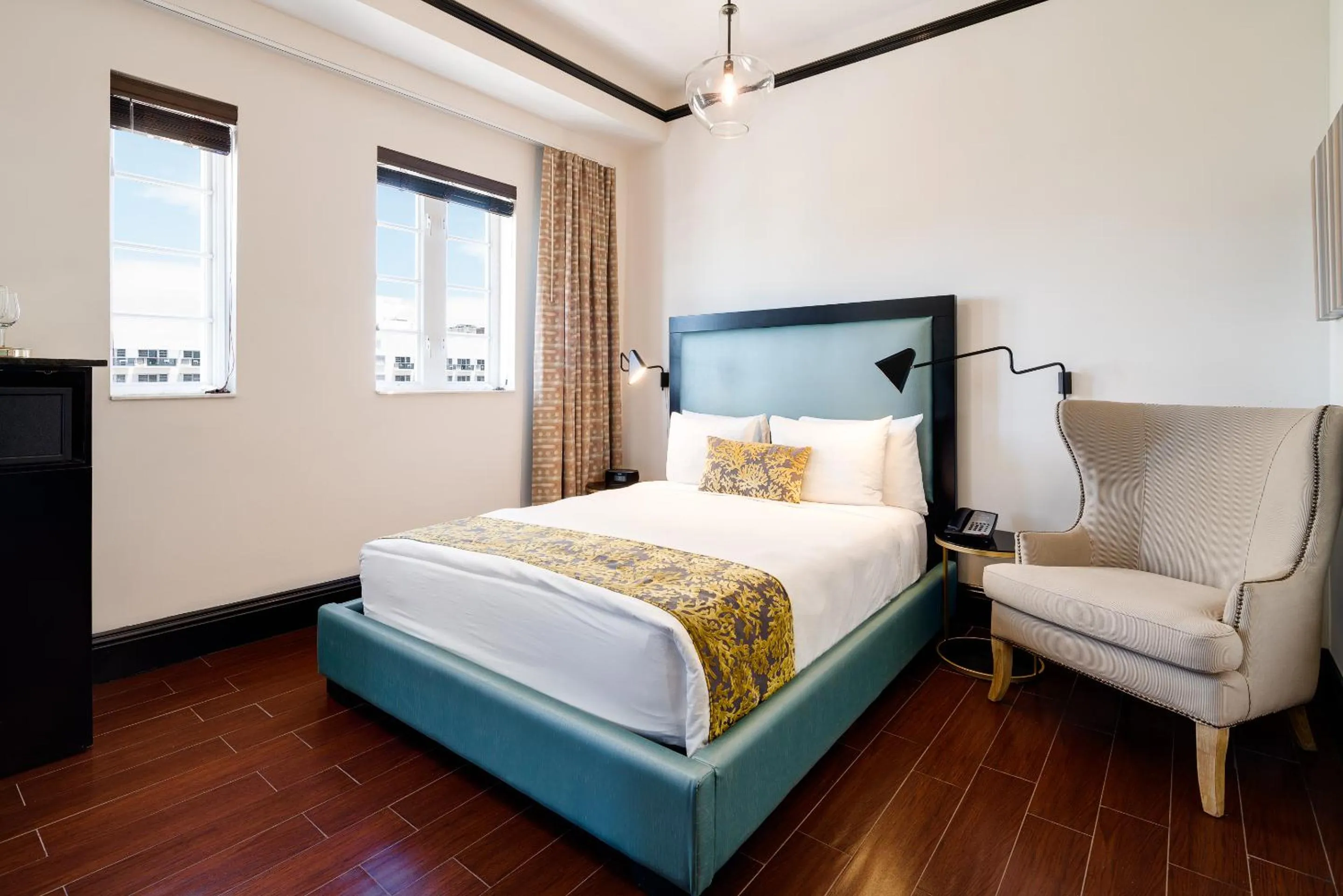 Bedroom, Bed in Hotel Croydon