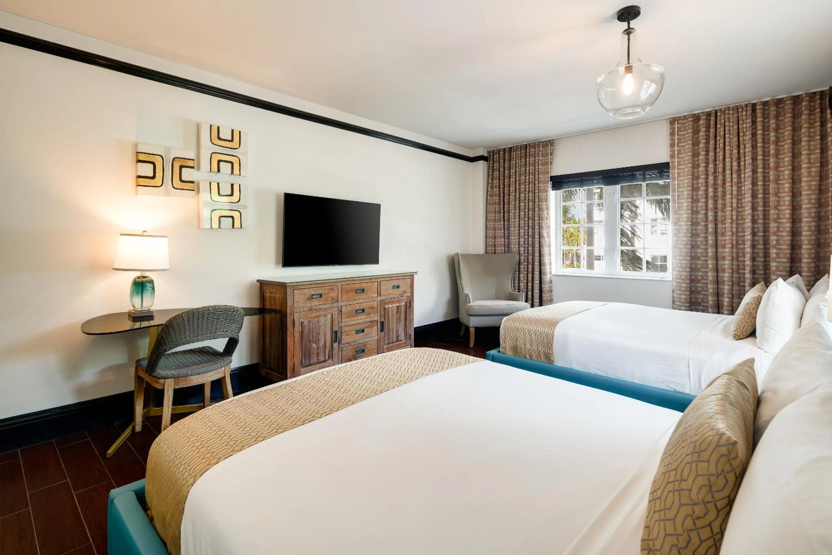 Bed in Hotel Croydon