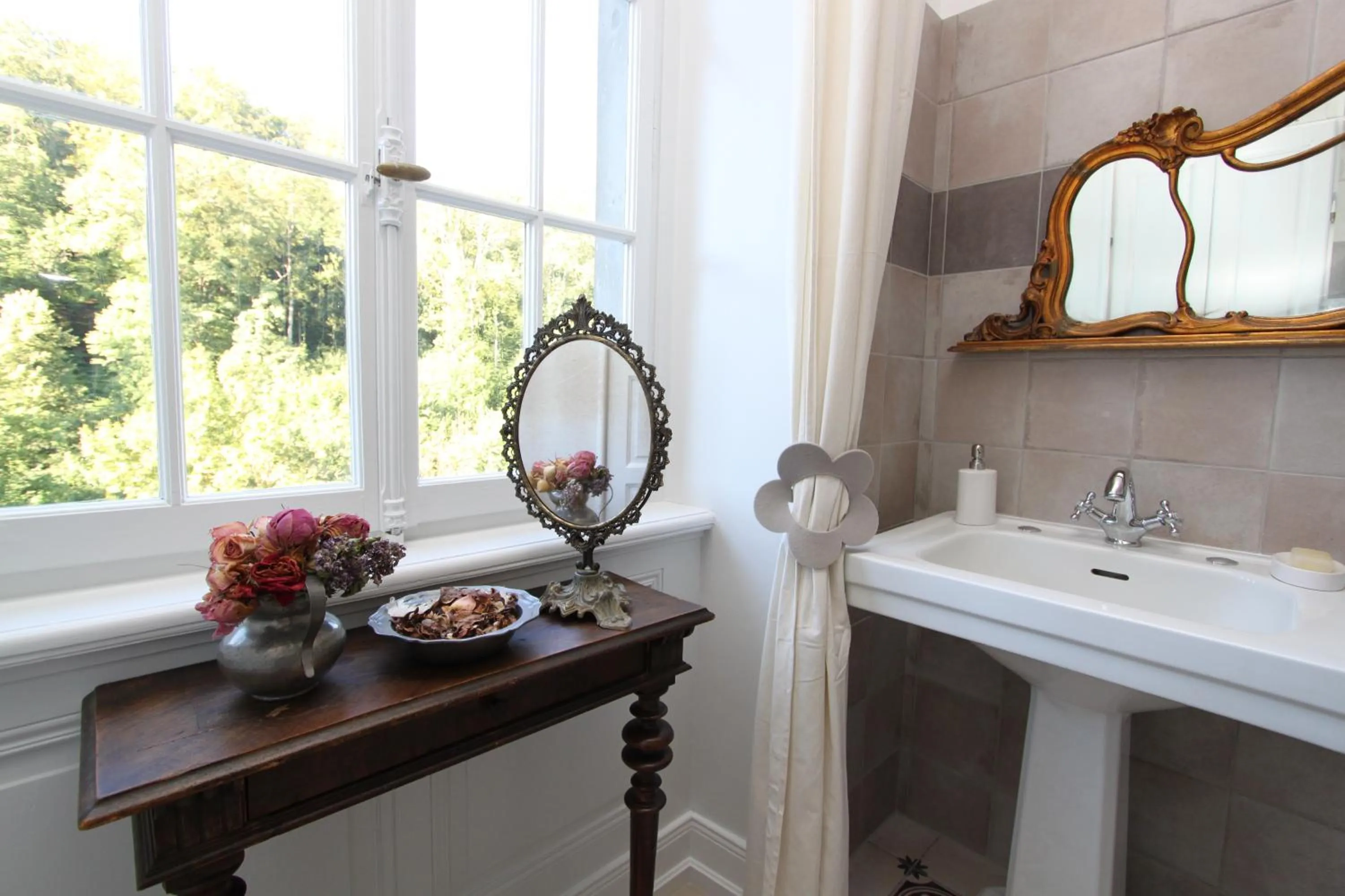 Bathroom in La Maison des Fontaines d'Alsace