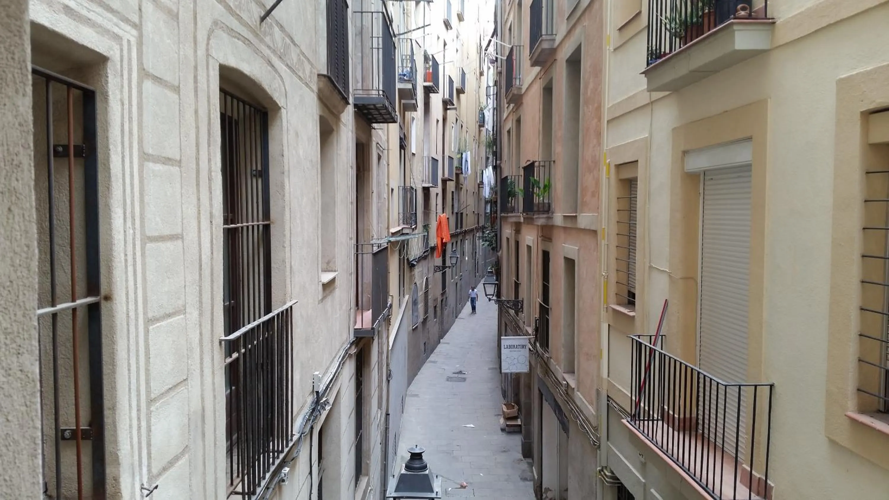Neighbourhood in Rambla 102