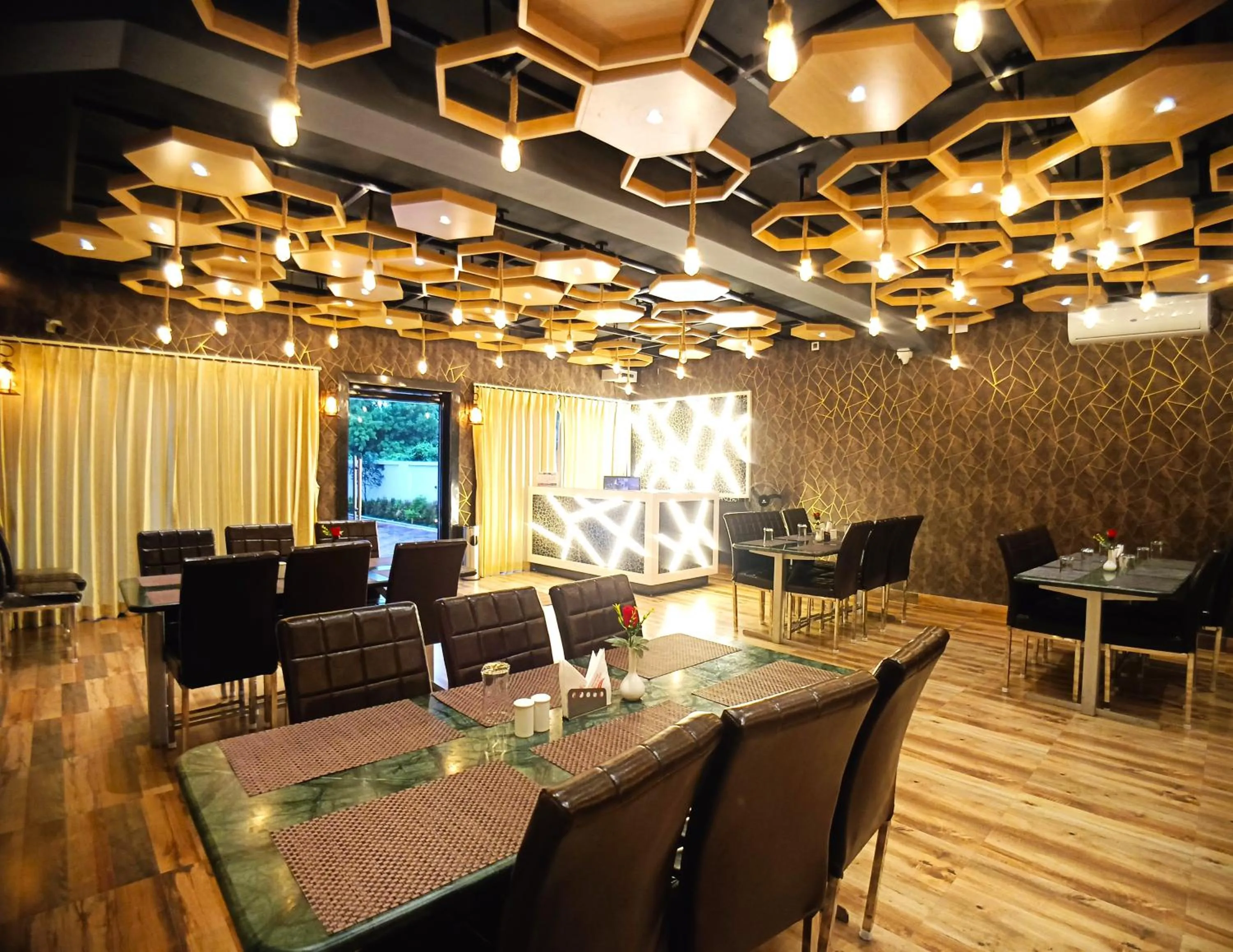 Restaurant/places to eat in Shinjini Resort