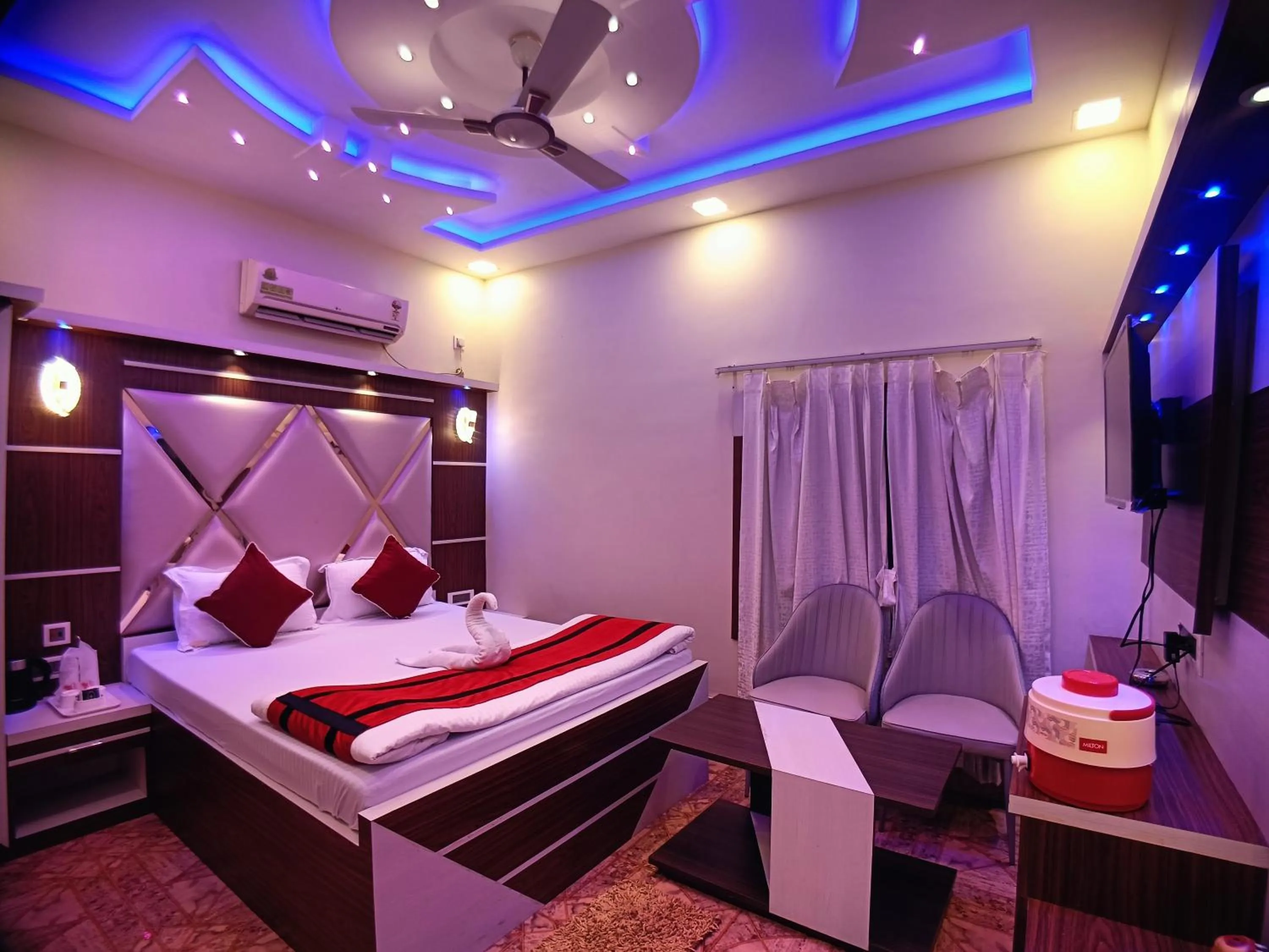 Bed in Shinjini Resort