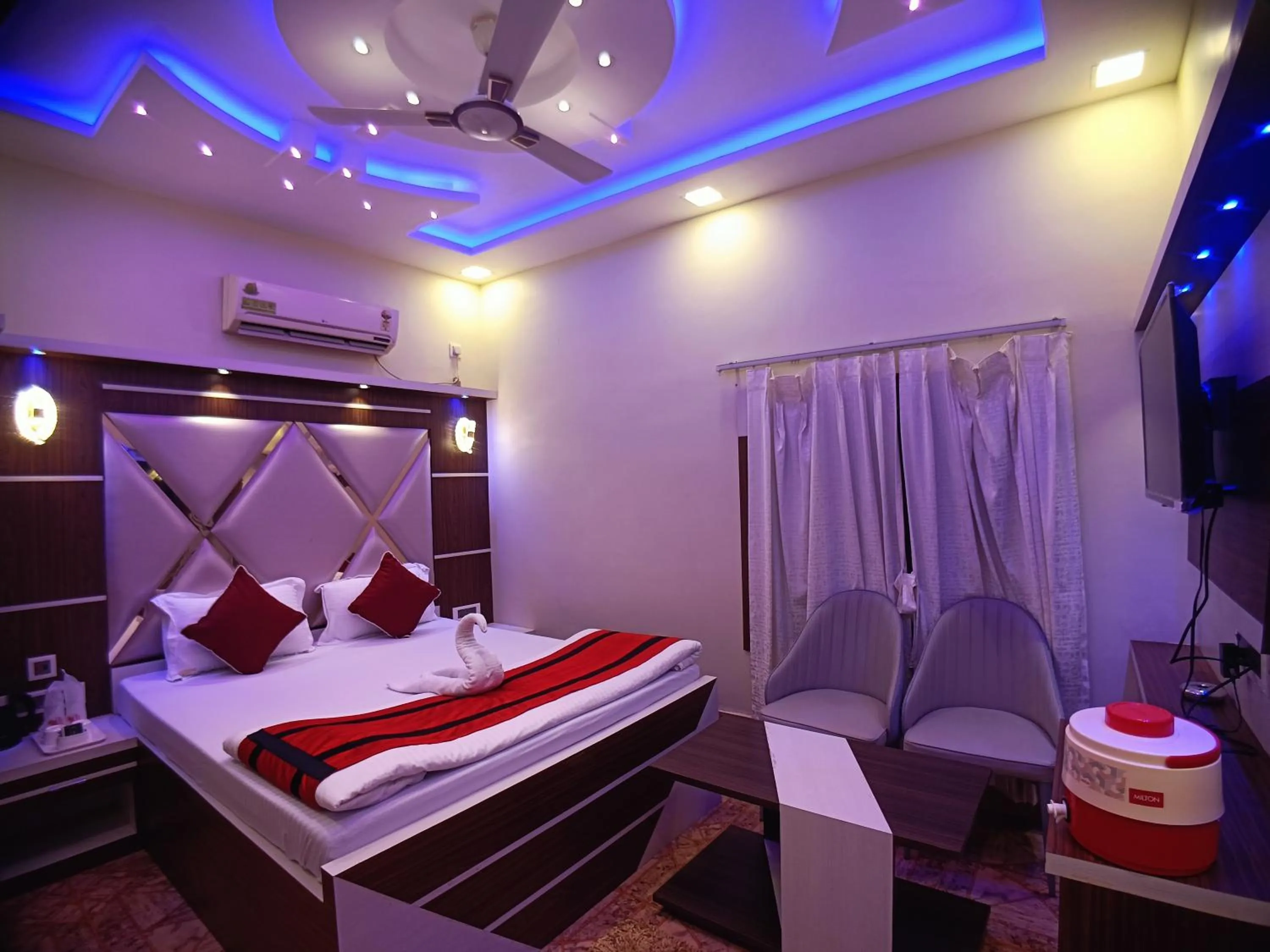 Bed in Shinjini Resort