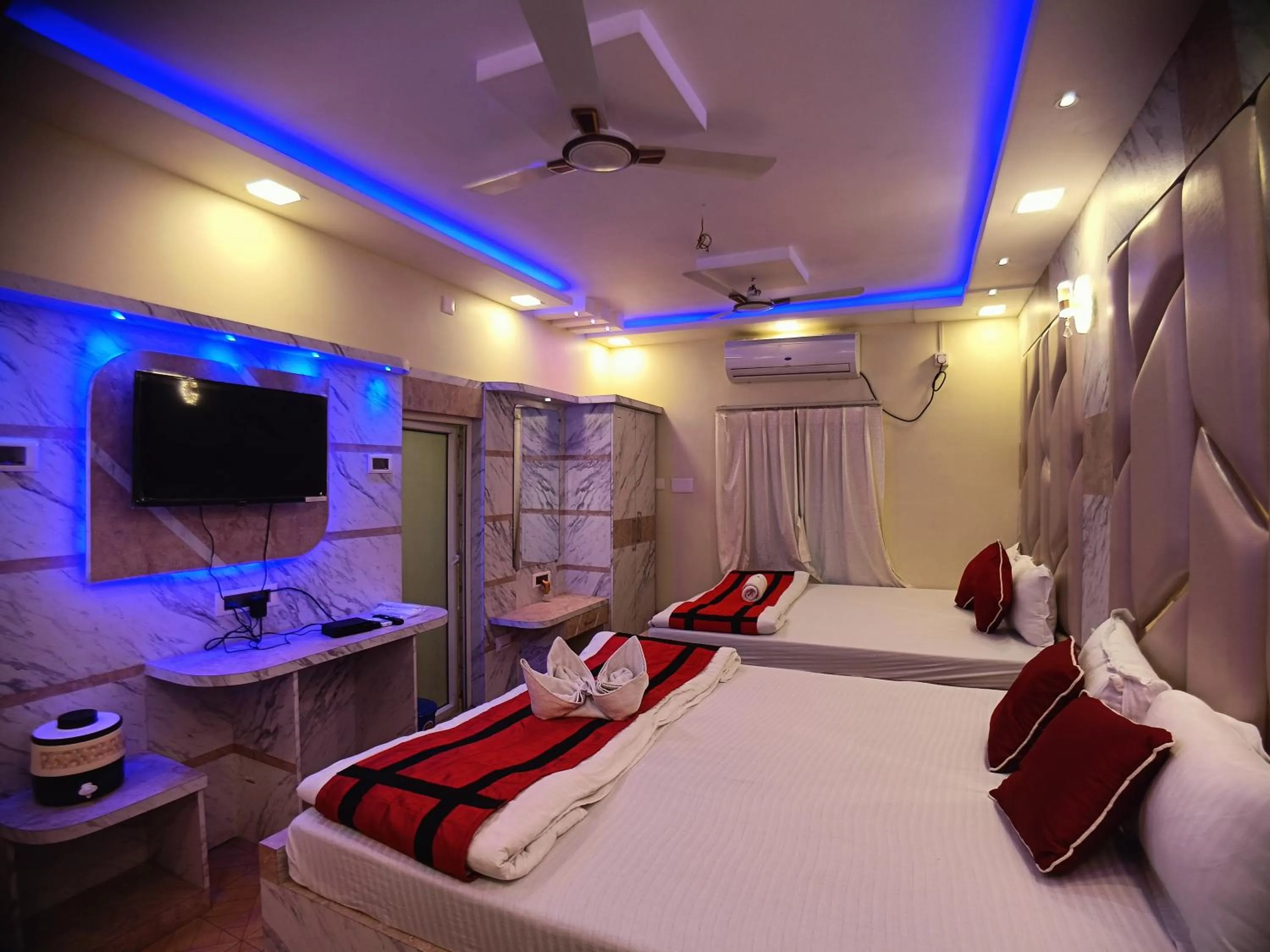 Bed in Shinjini Resort