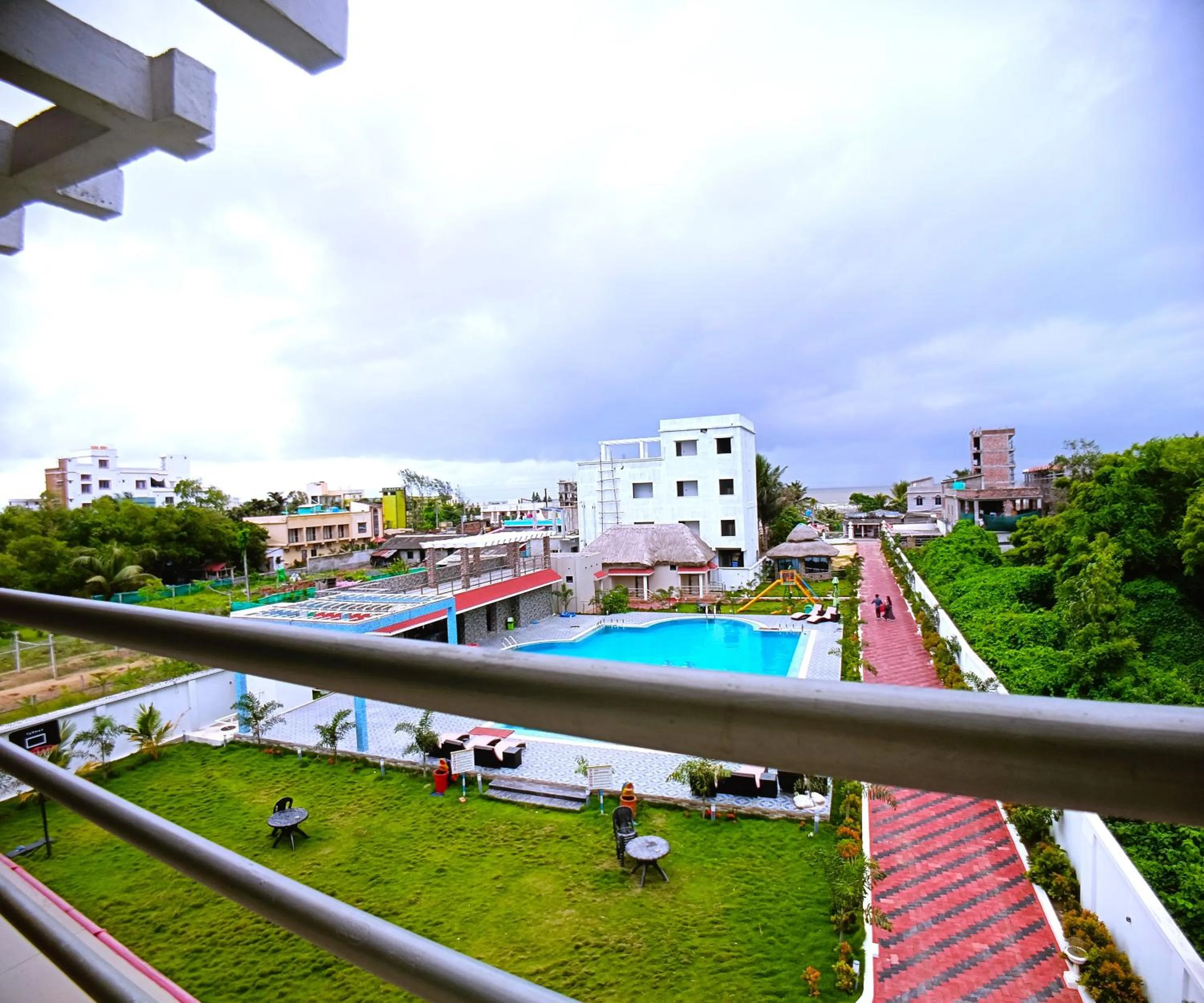 Day in Shinjini Resort