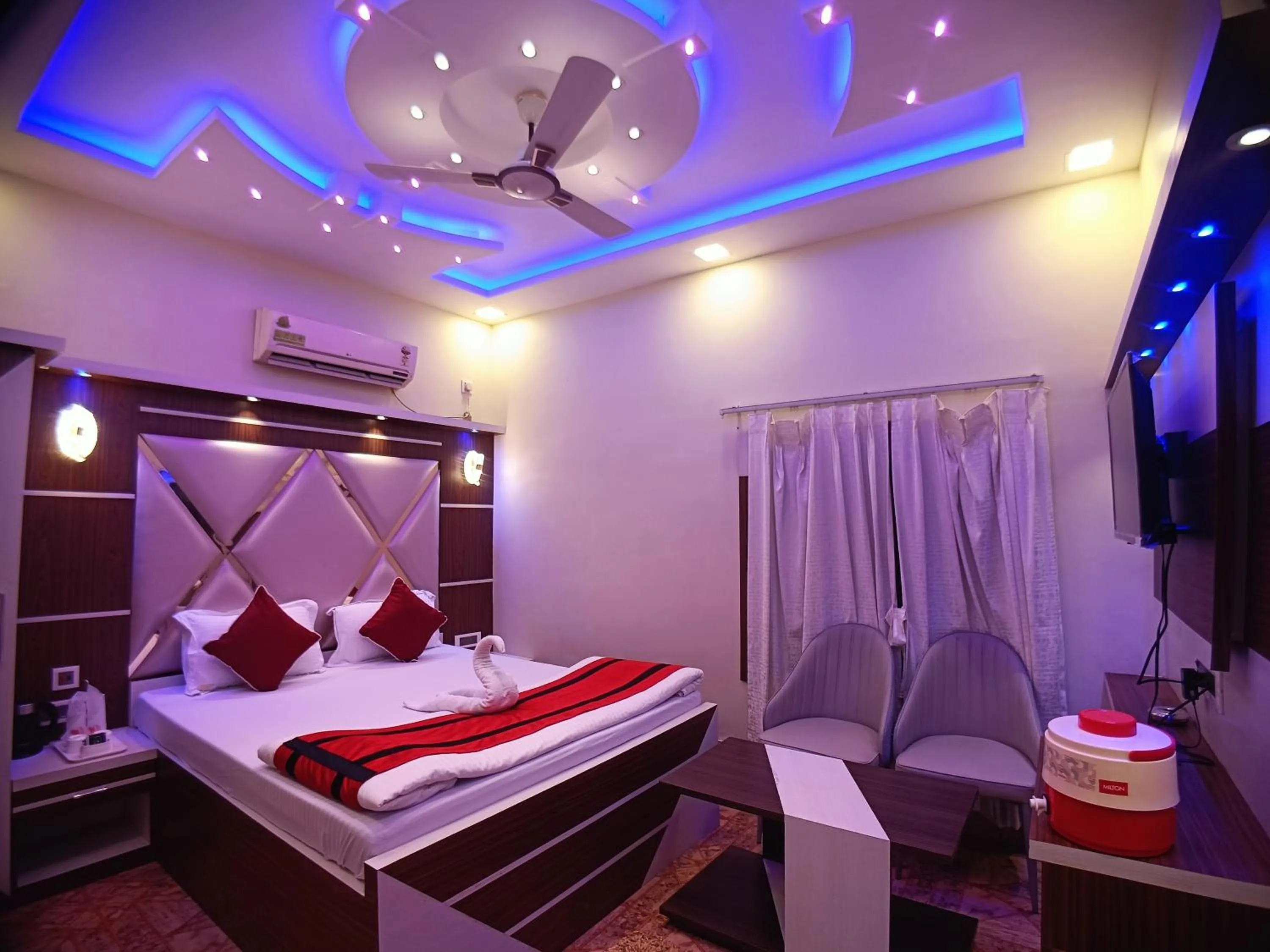 Bed in Shinjini Resort