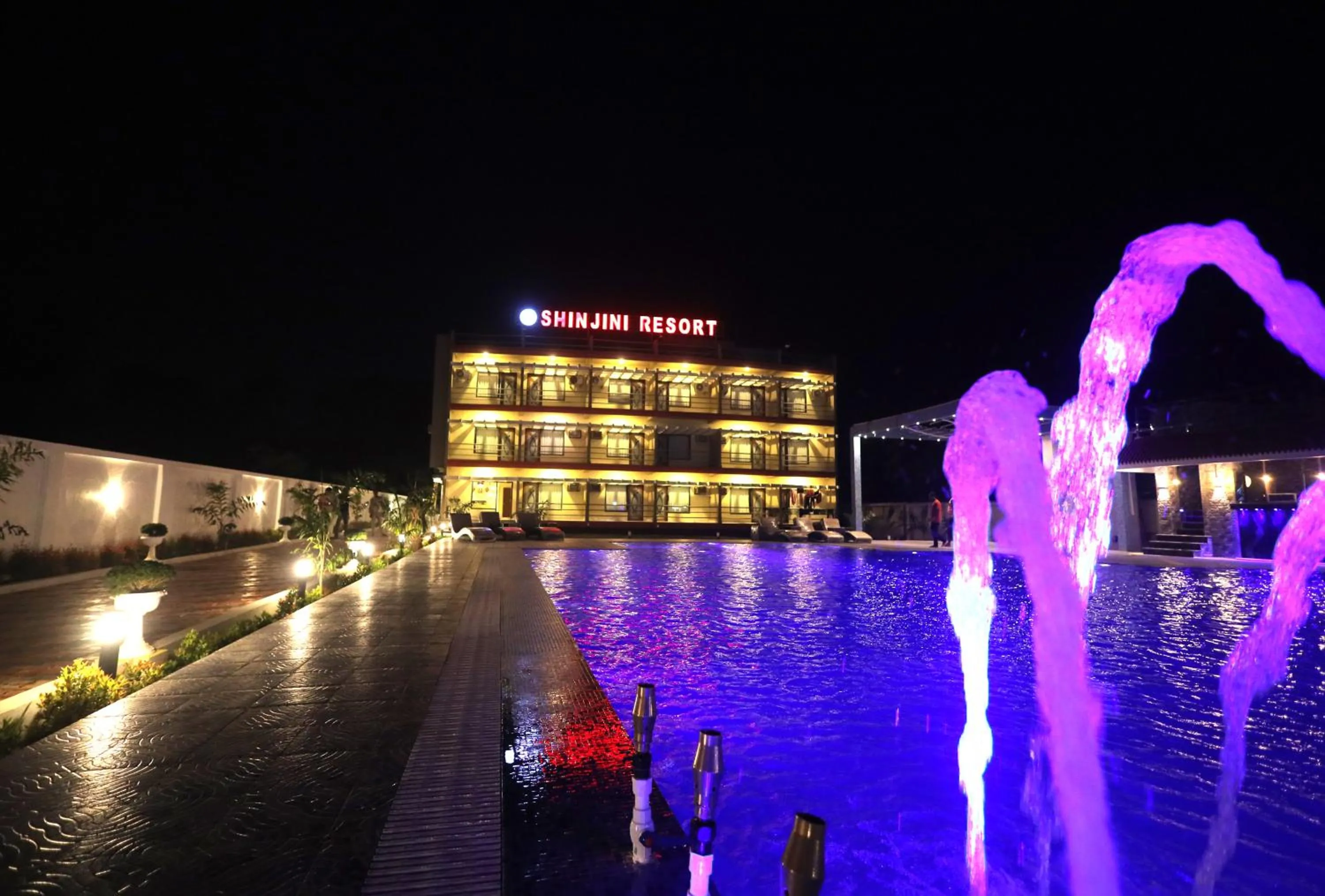 Swimming pool in Shinjini Resort