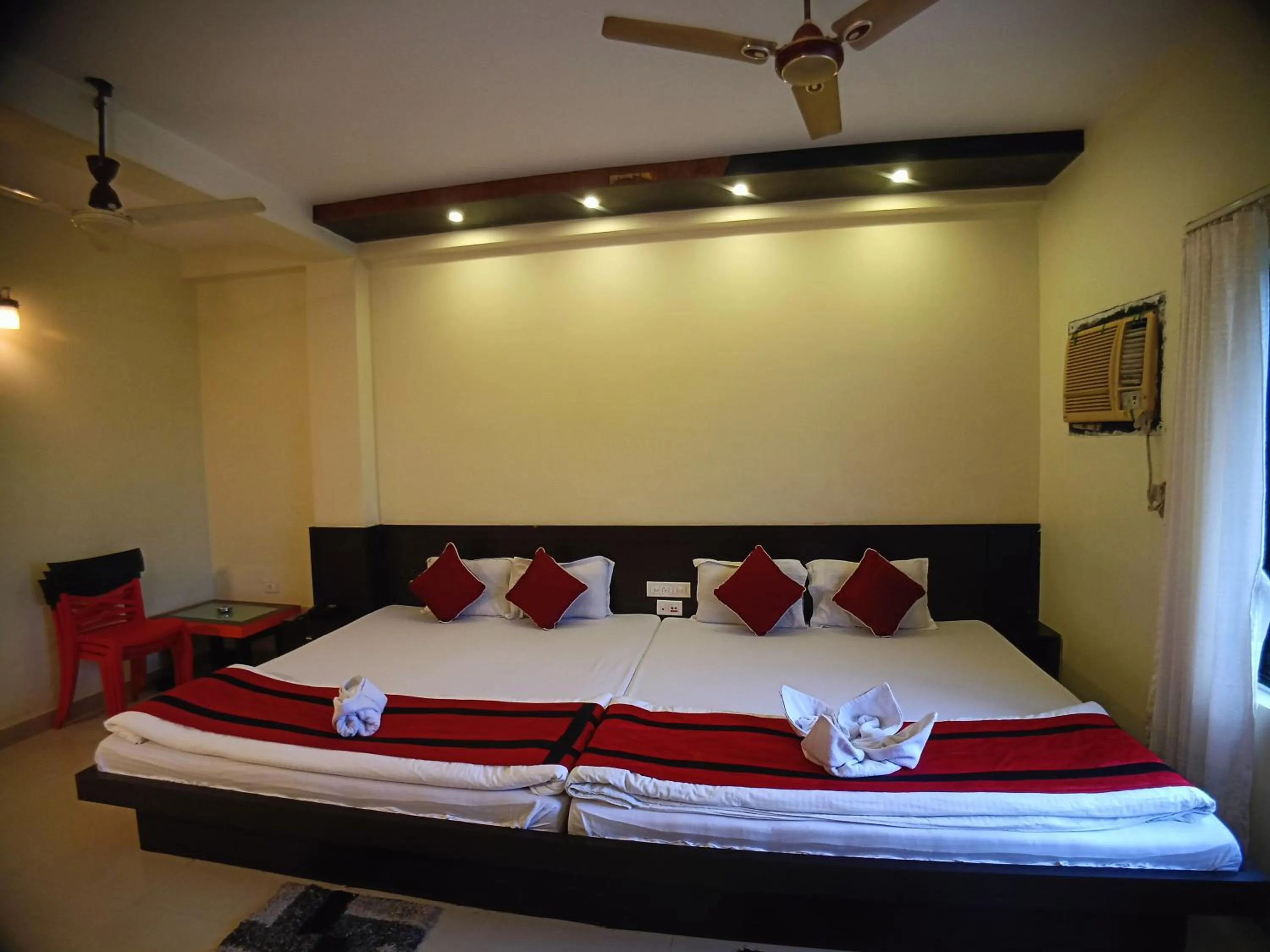 Bed in Shinjini Resort