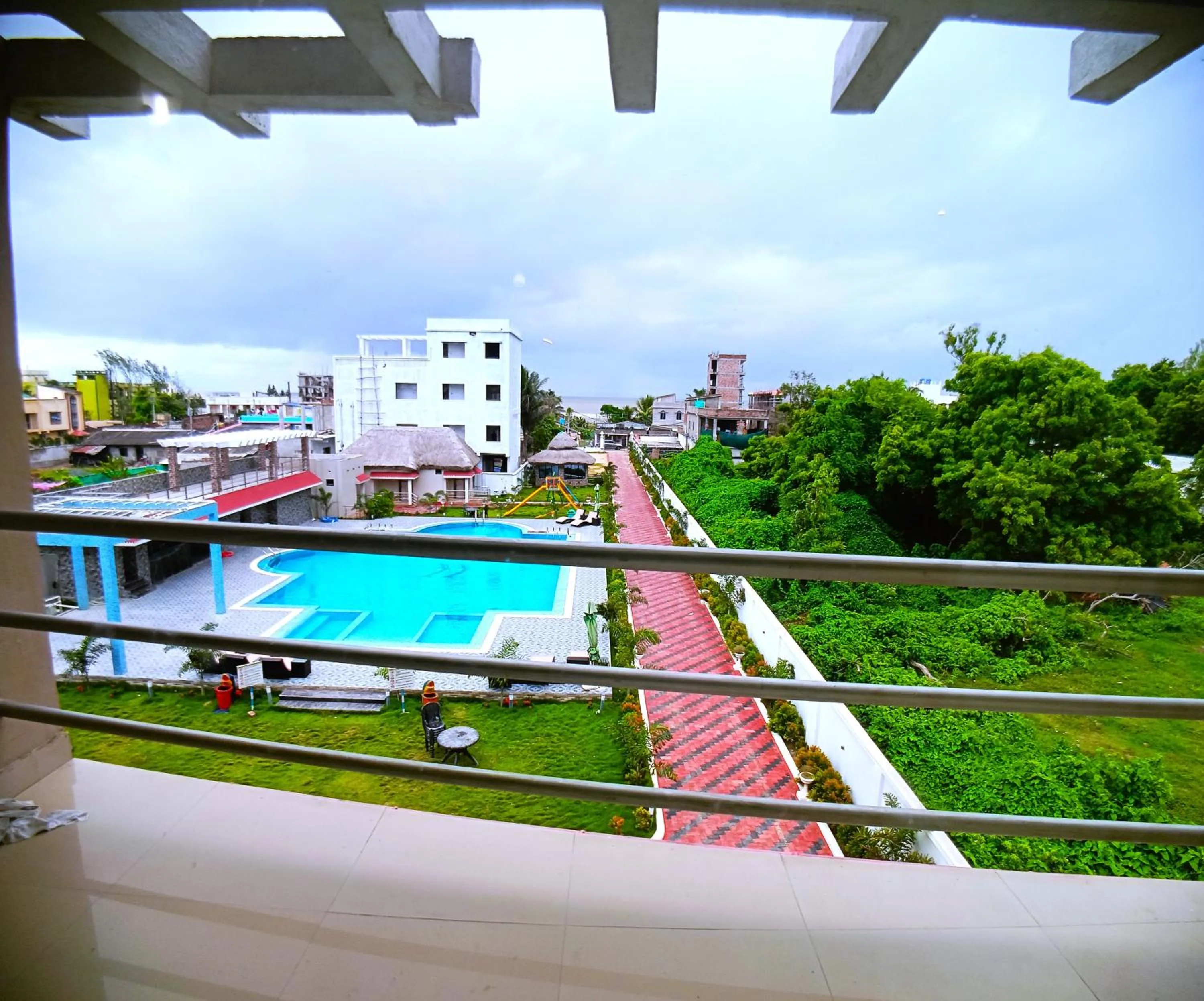 Day in Shinjini Resort