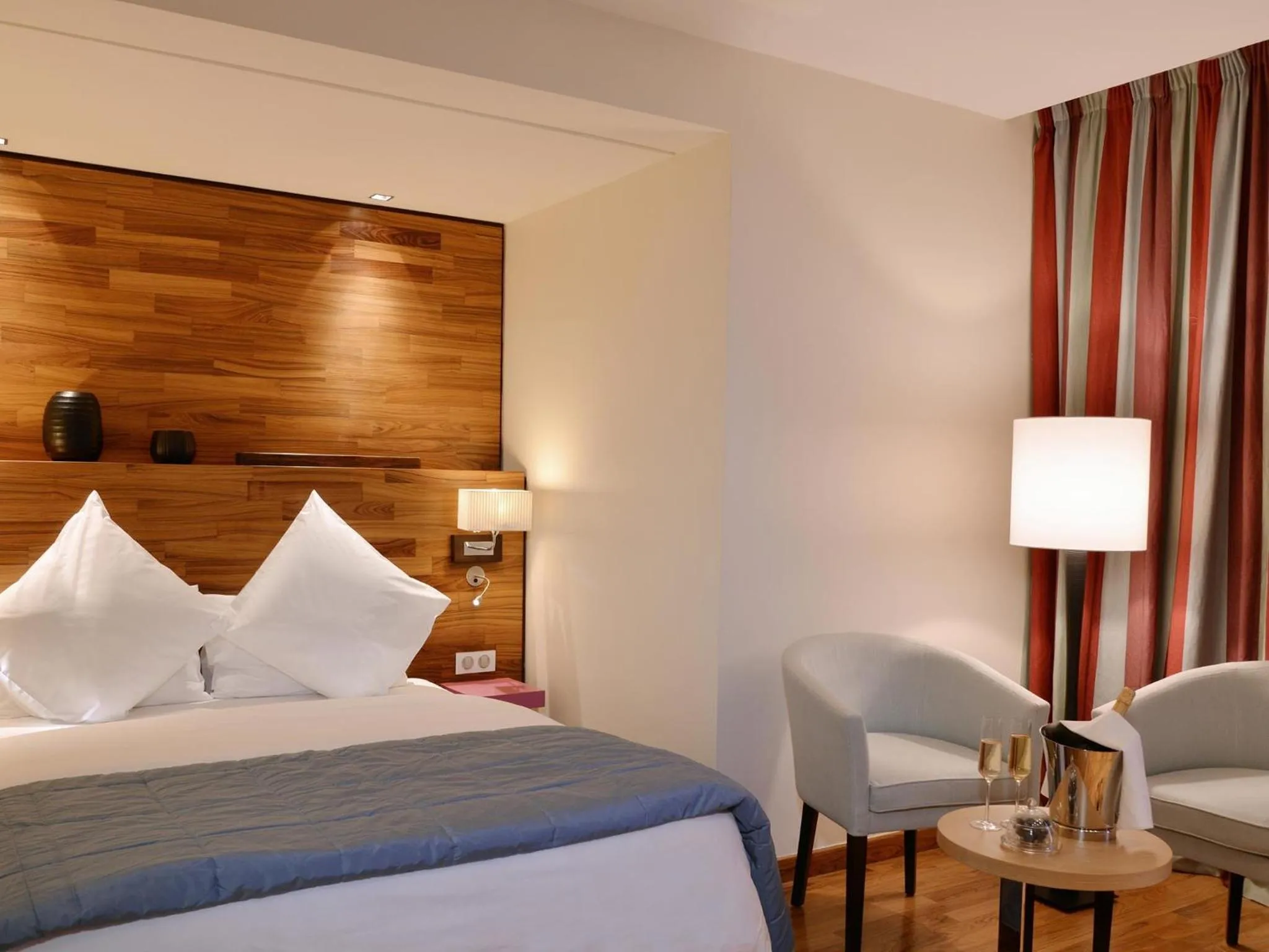 Bedroom, Bed in Hôtel Le Cristal