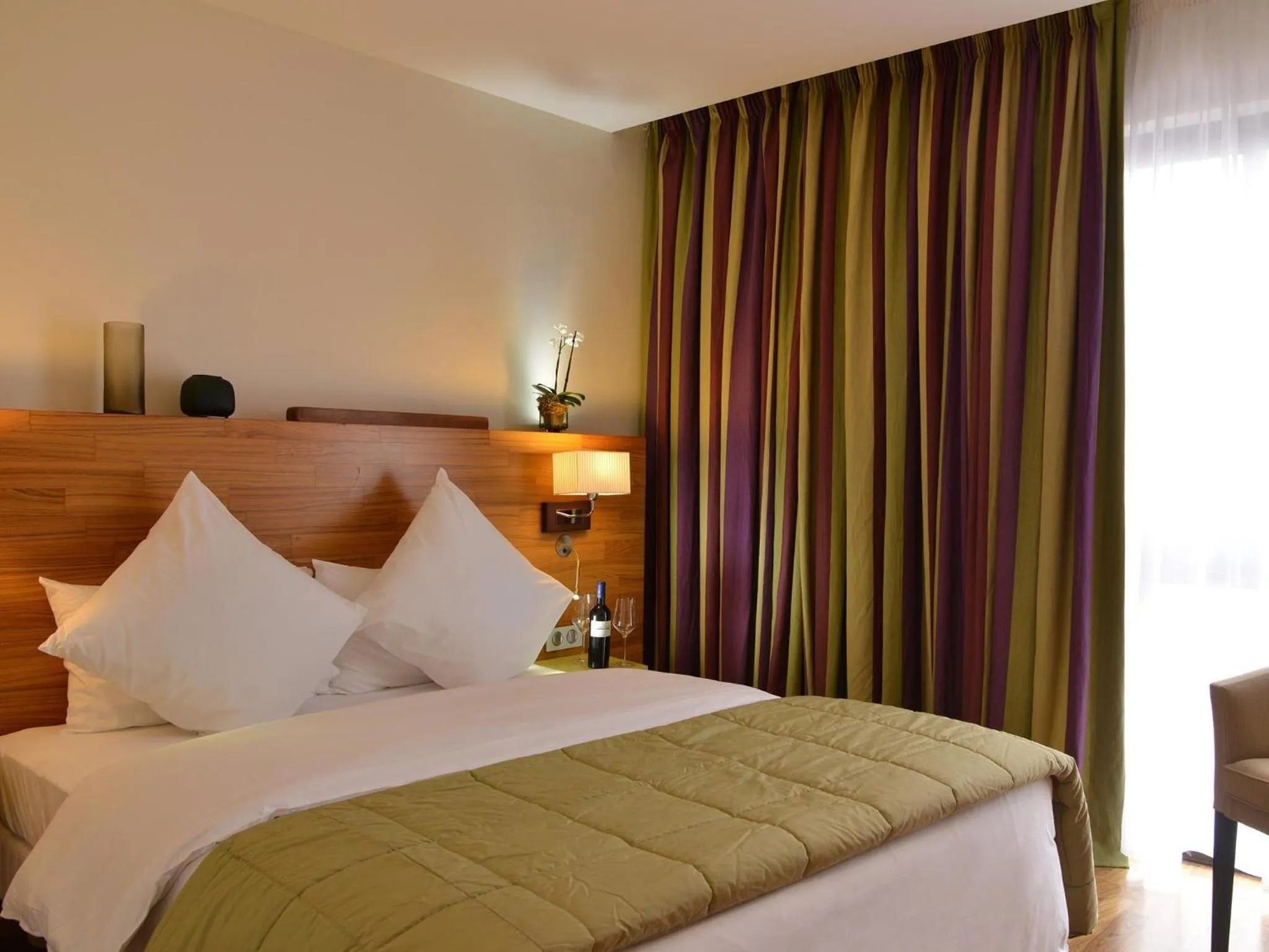 Bed in Hôtel Le Cristal