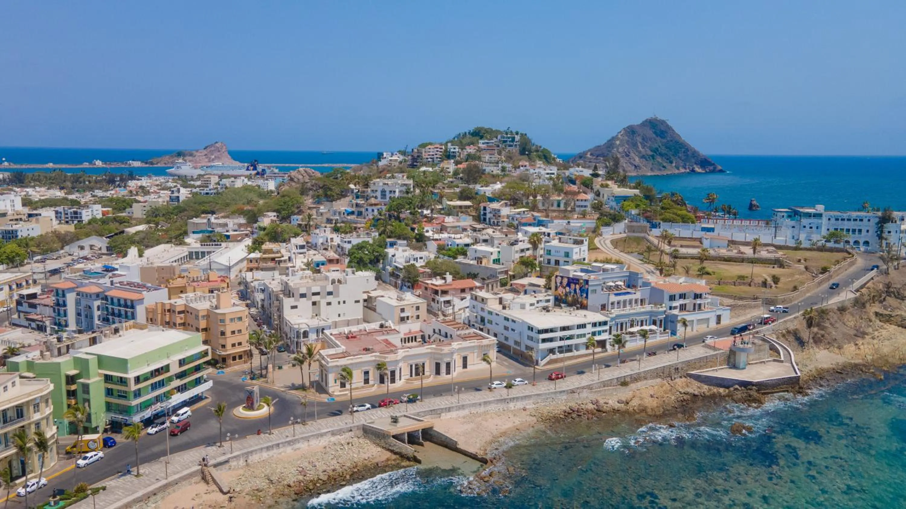 Property building in Casa Barros Vacation Condos