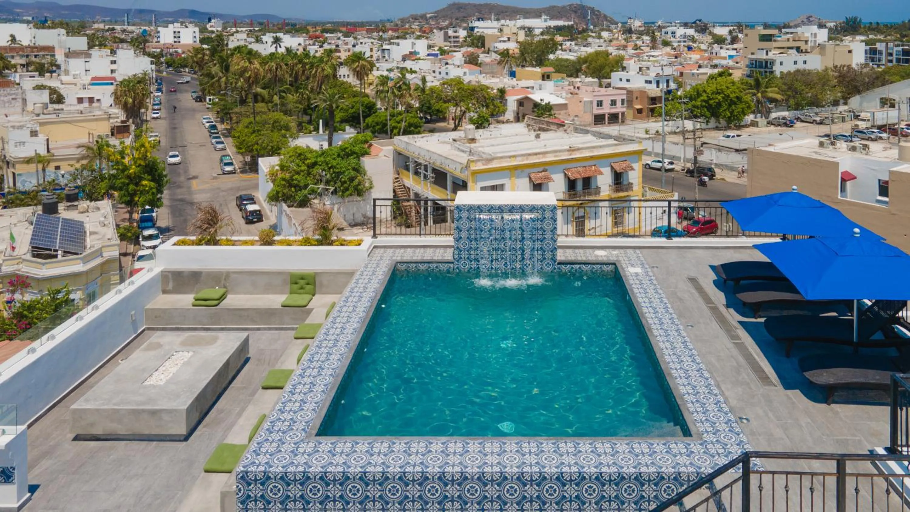 Property building in Casa Barros Vacation Condos