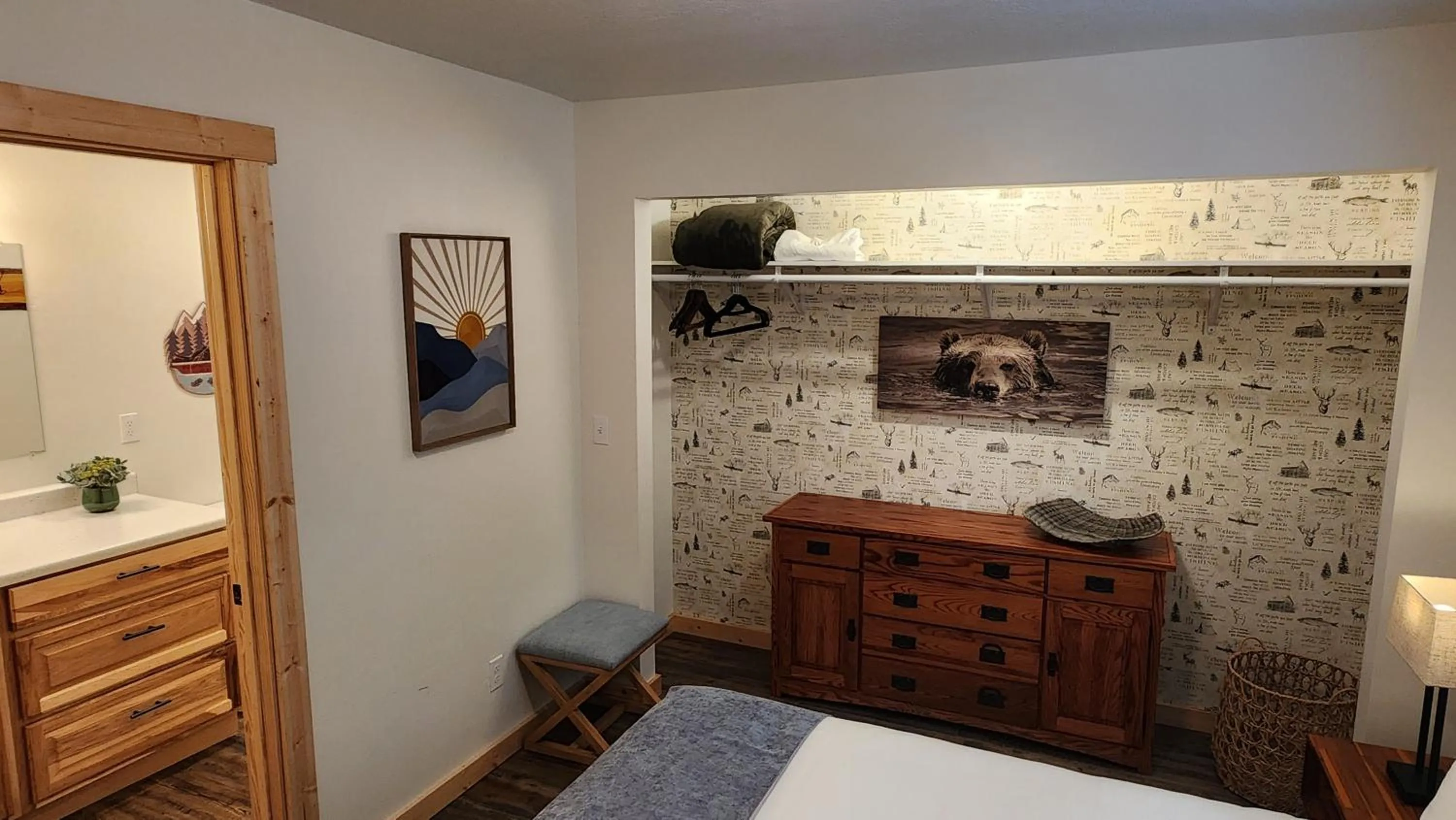 Bed in Beargrass Lodging & RV Resort