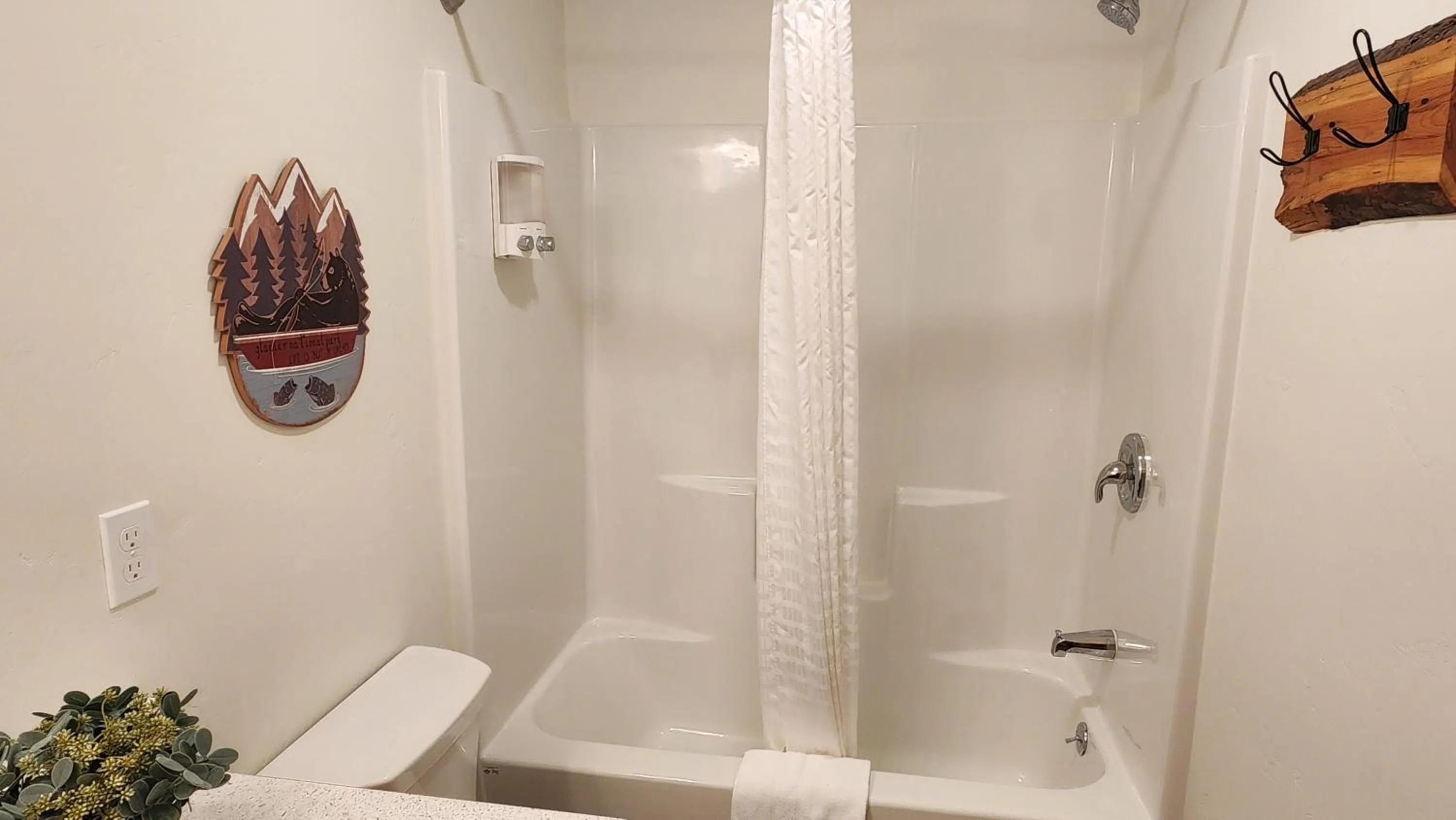 Shower in Beargrass Lodging & RV Resort