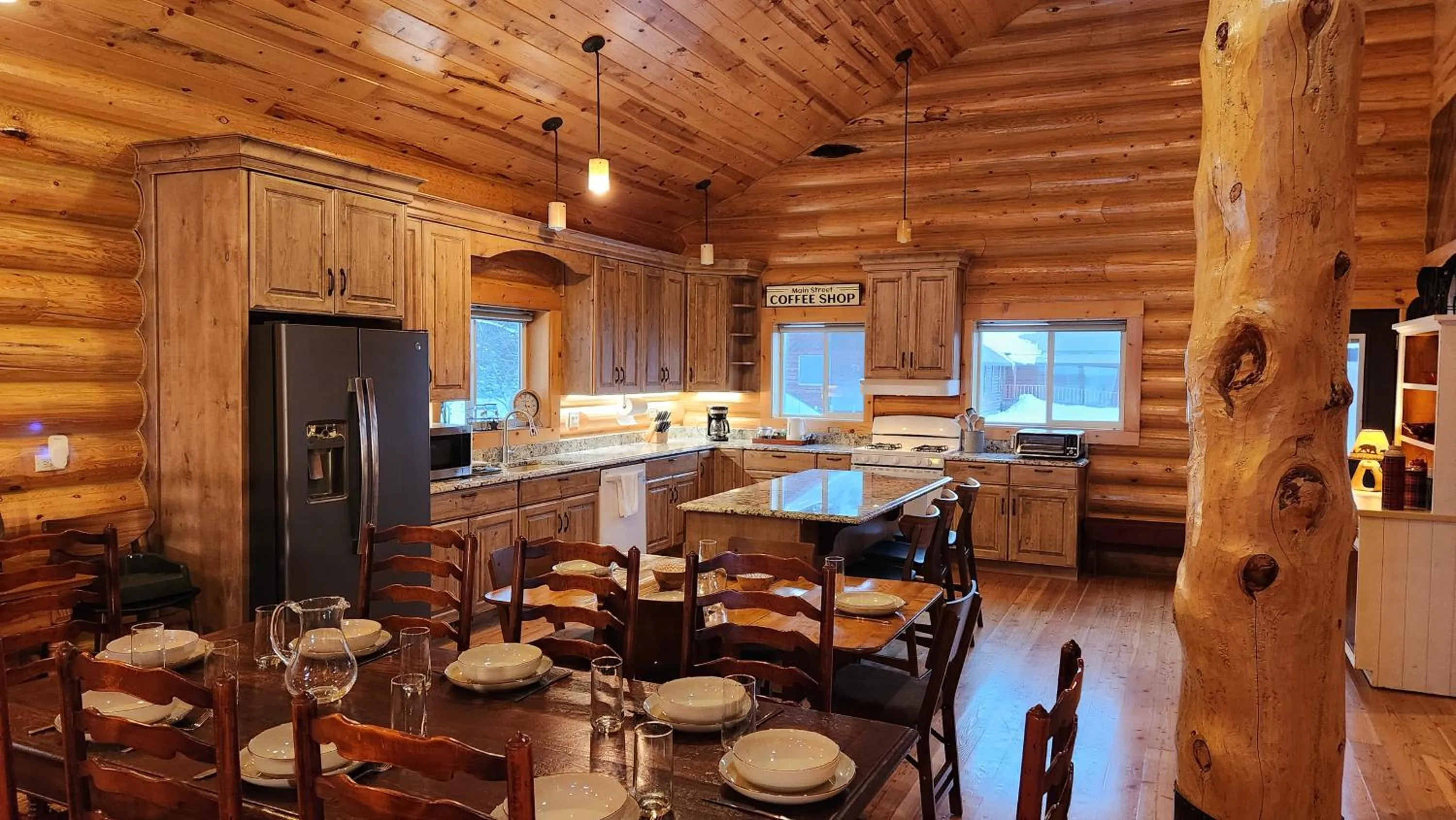 Kitchen or kitchenette in Beargrass Lodging & RV Resort