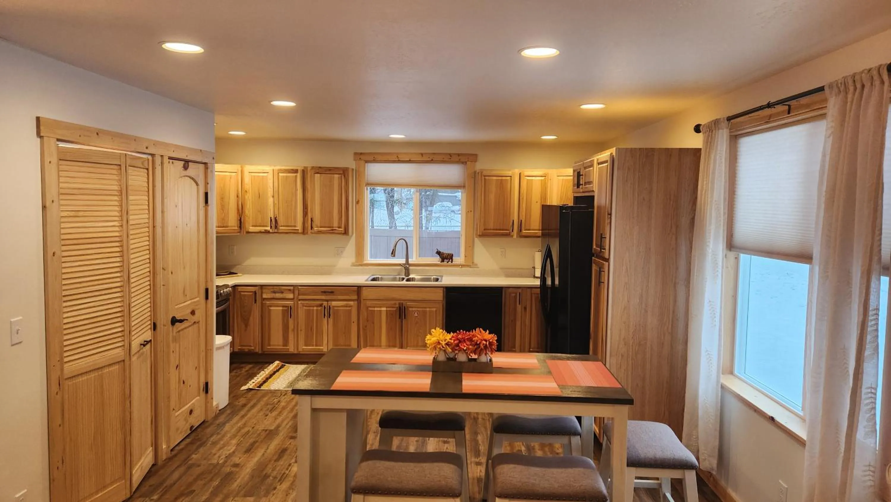 Kitchen or kitchenette in Beargrass Lodging & RV Resort