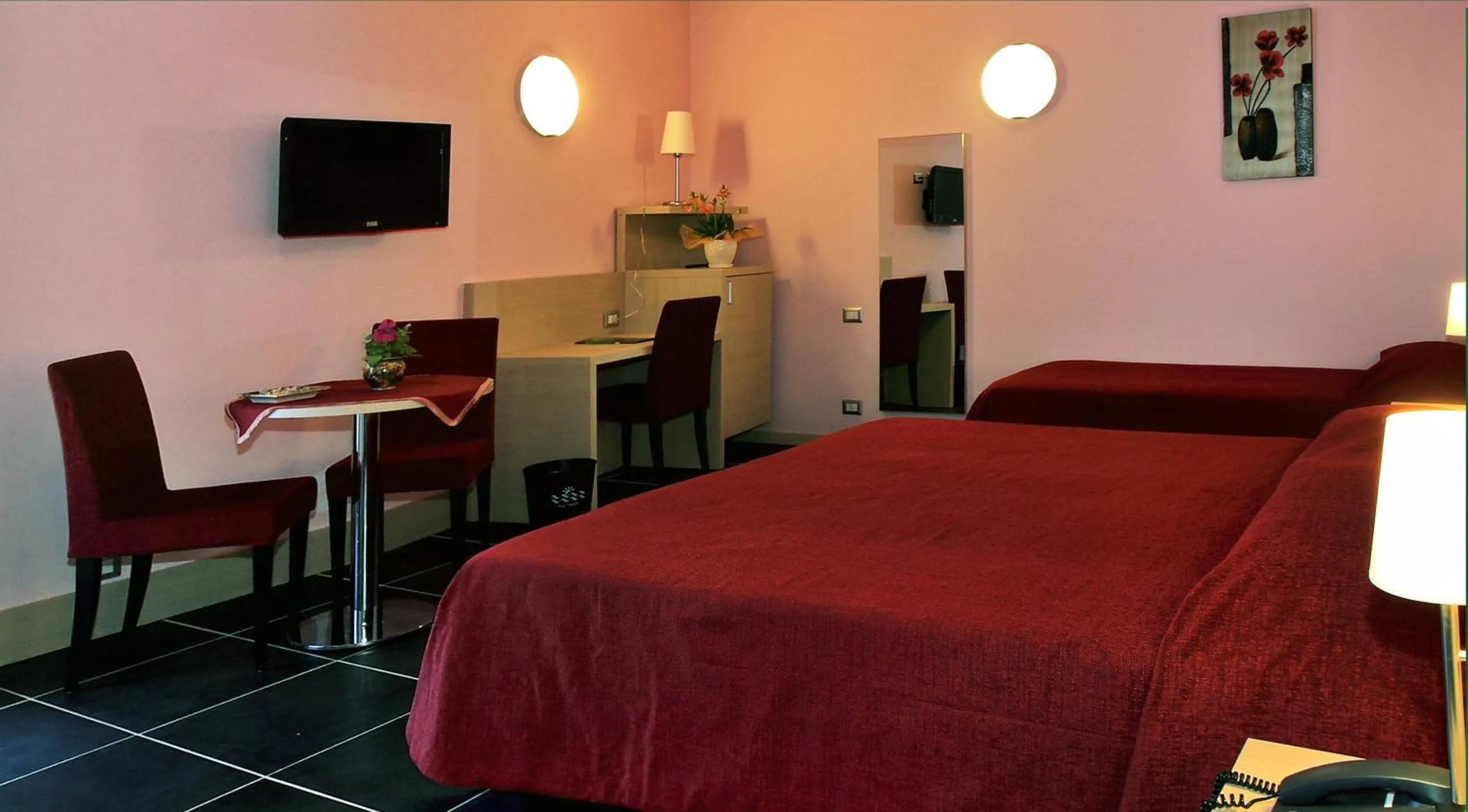 Balcony/Terrace, Bed in Tus'Hotel