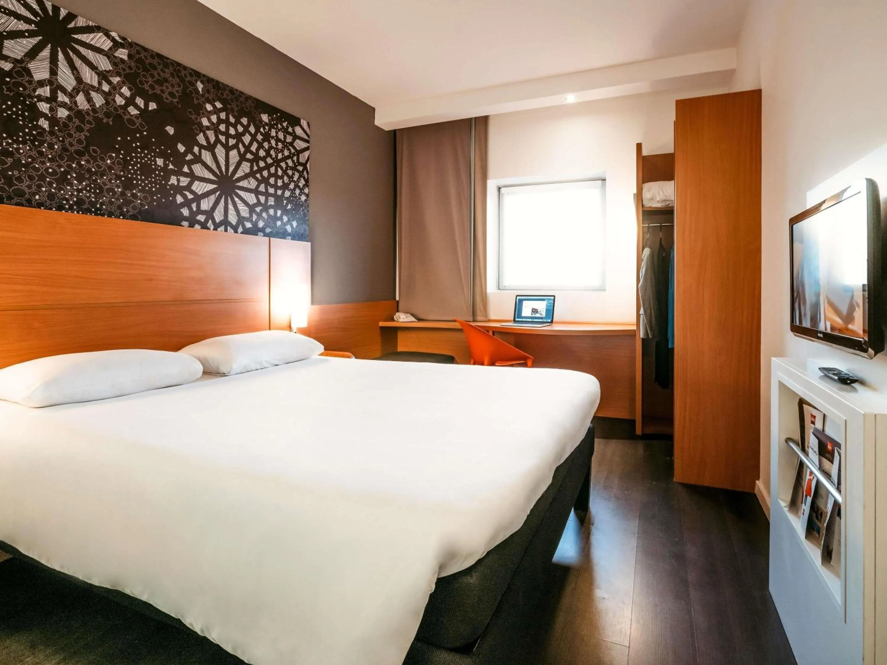 Bedroom, Bed in Ibis Casanearshore