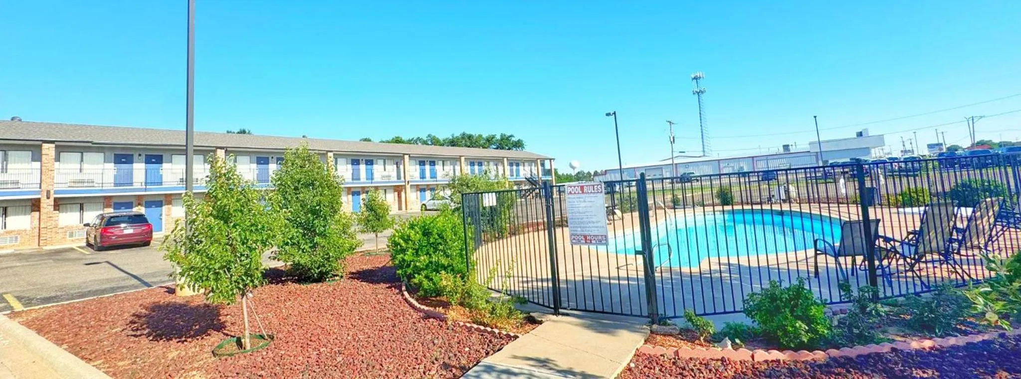 Swimming pool in Shiloh Inn Lamesa