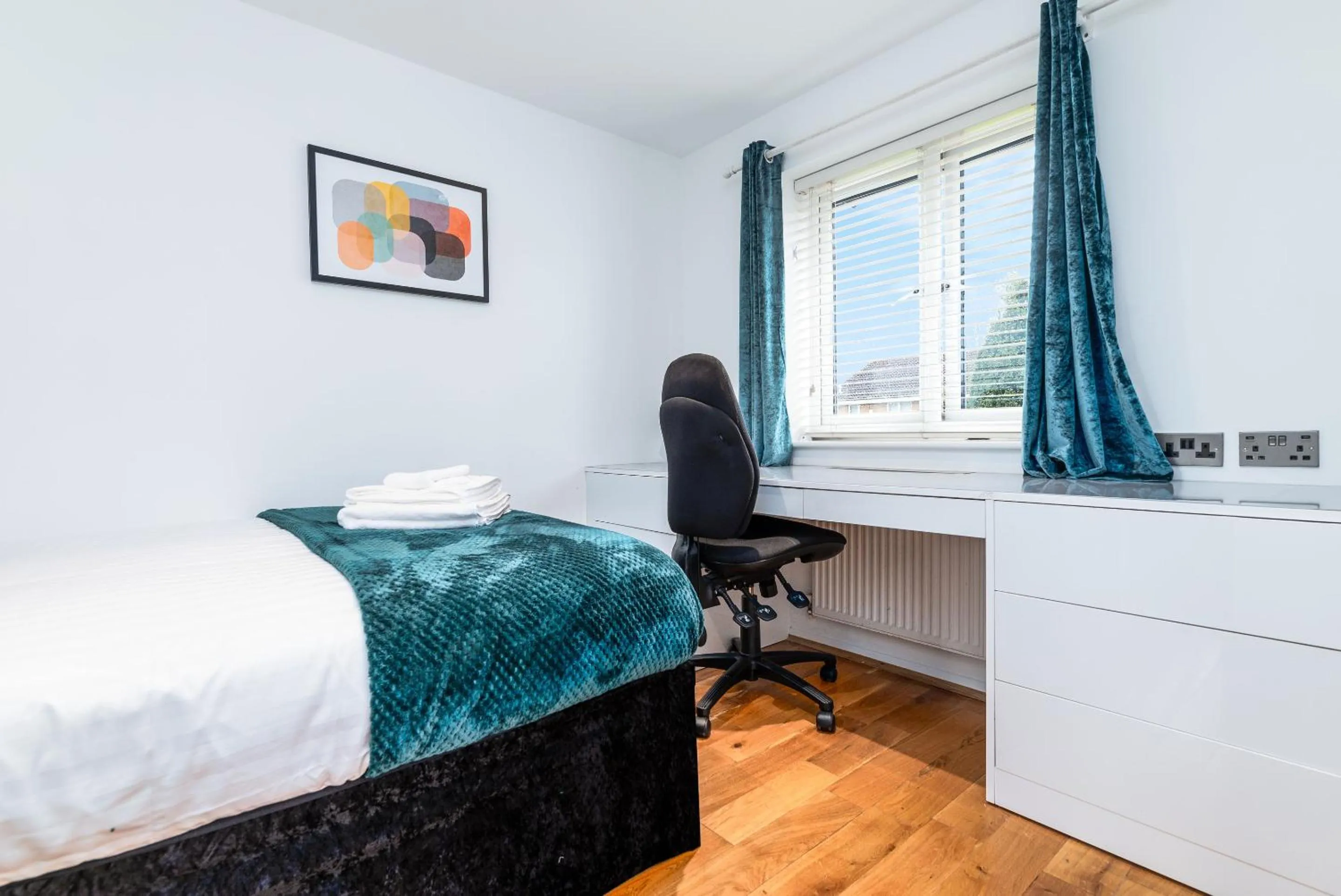 Bedroom, Bed in Marham Close