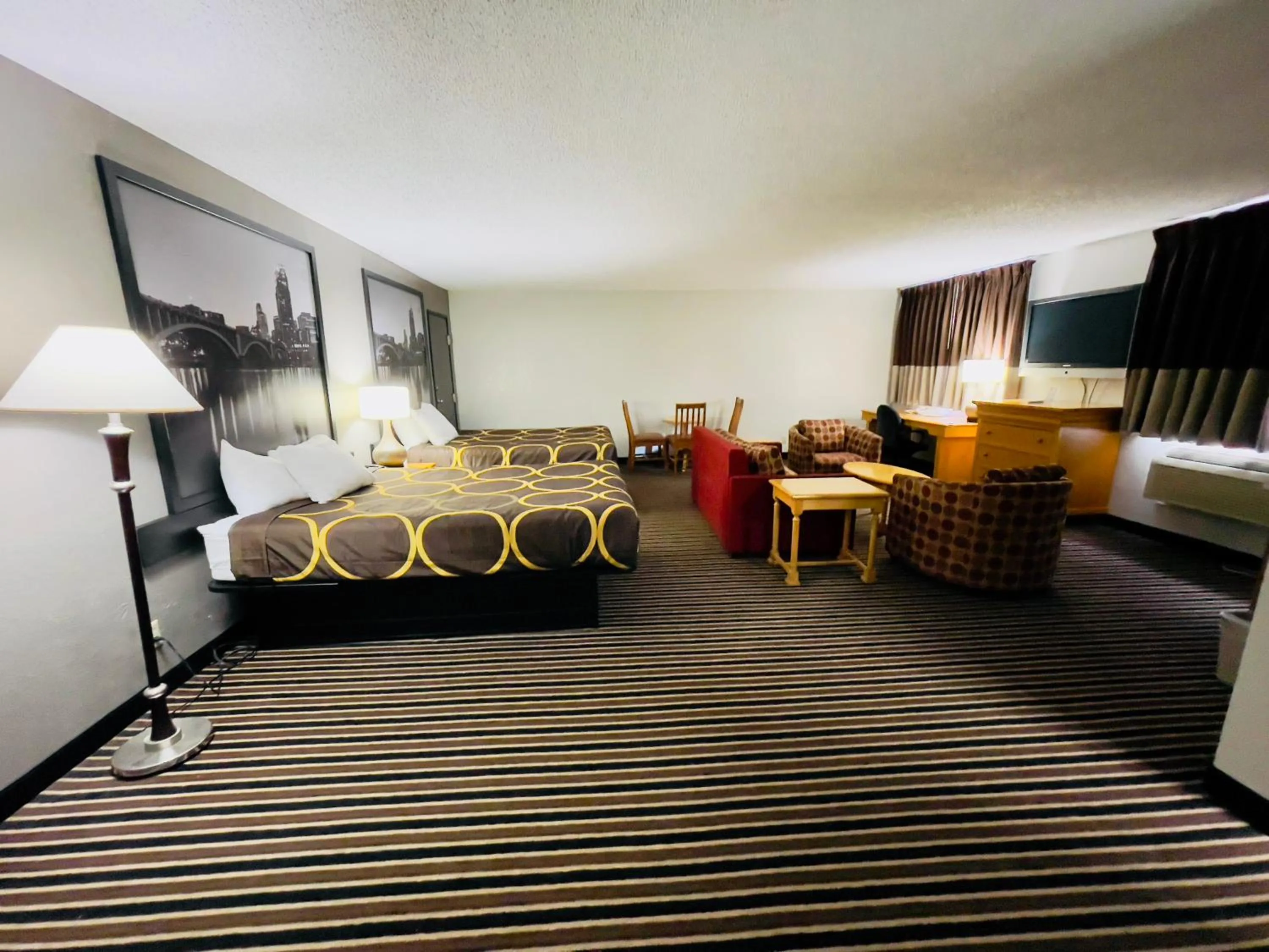 Bed in Super 8 by Wyndham Shakopee