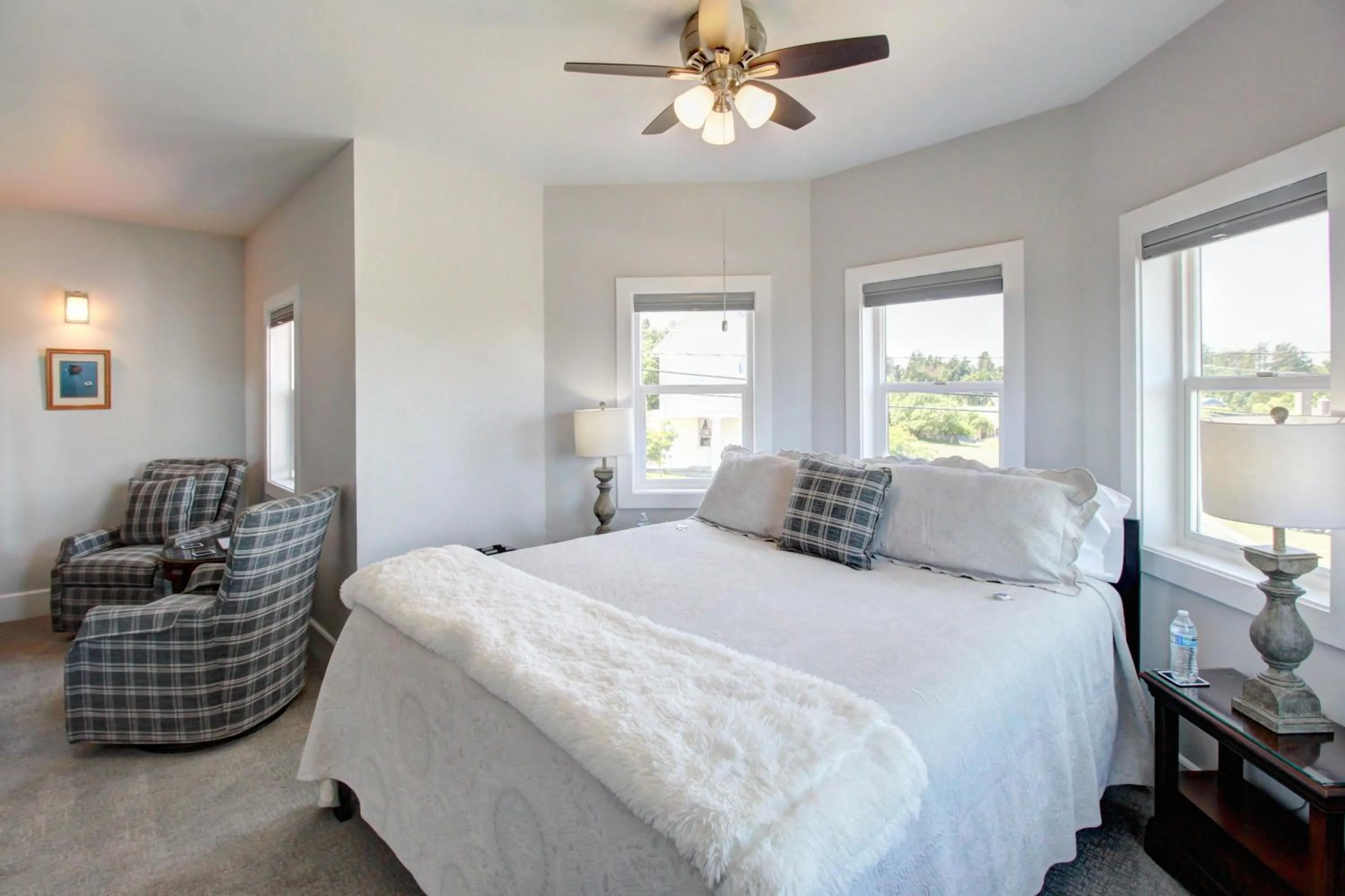 Bed in Anchorage Inn