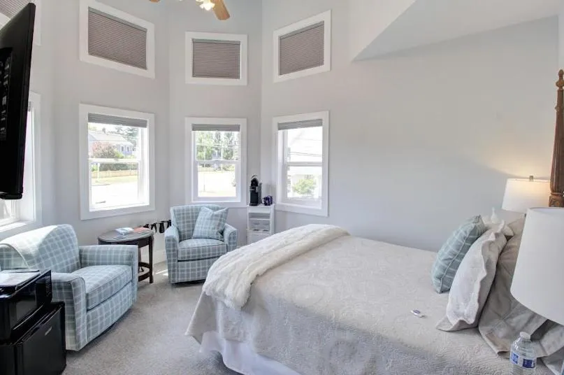 Bed in Anchorage Inn