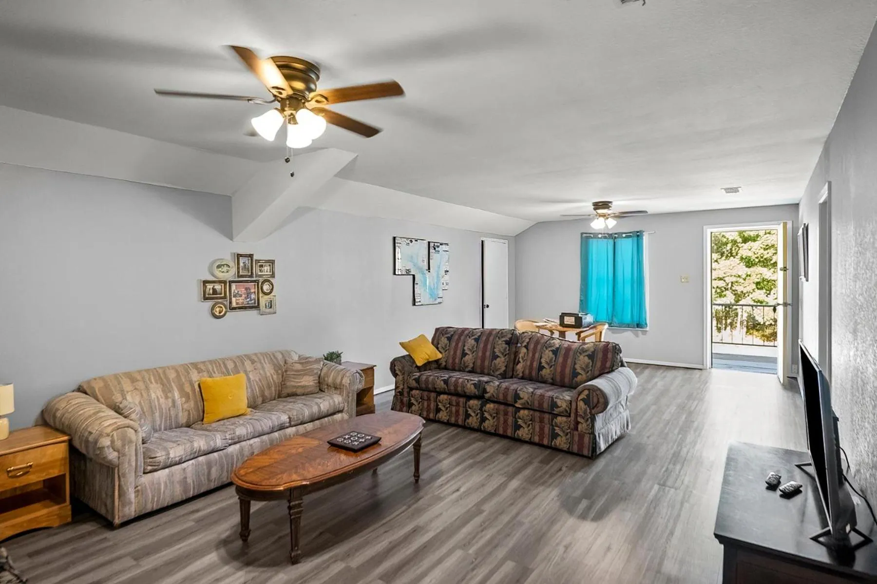 Axtons Bass City Lake Front Resort