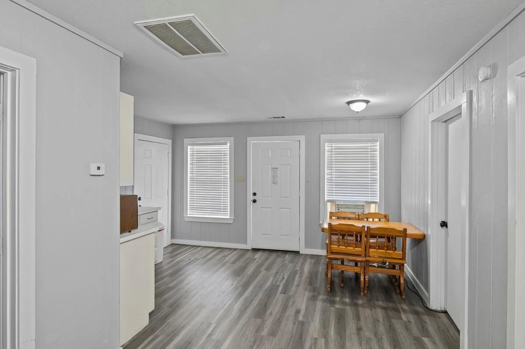 Axtons Bass City Lake Front Resort