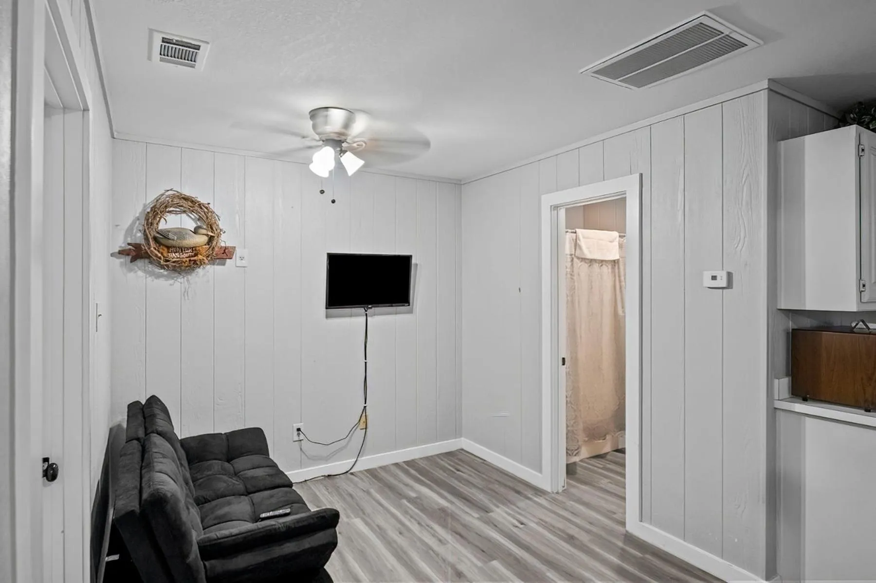 Axtons Bass City Lake Front Resort