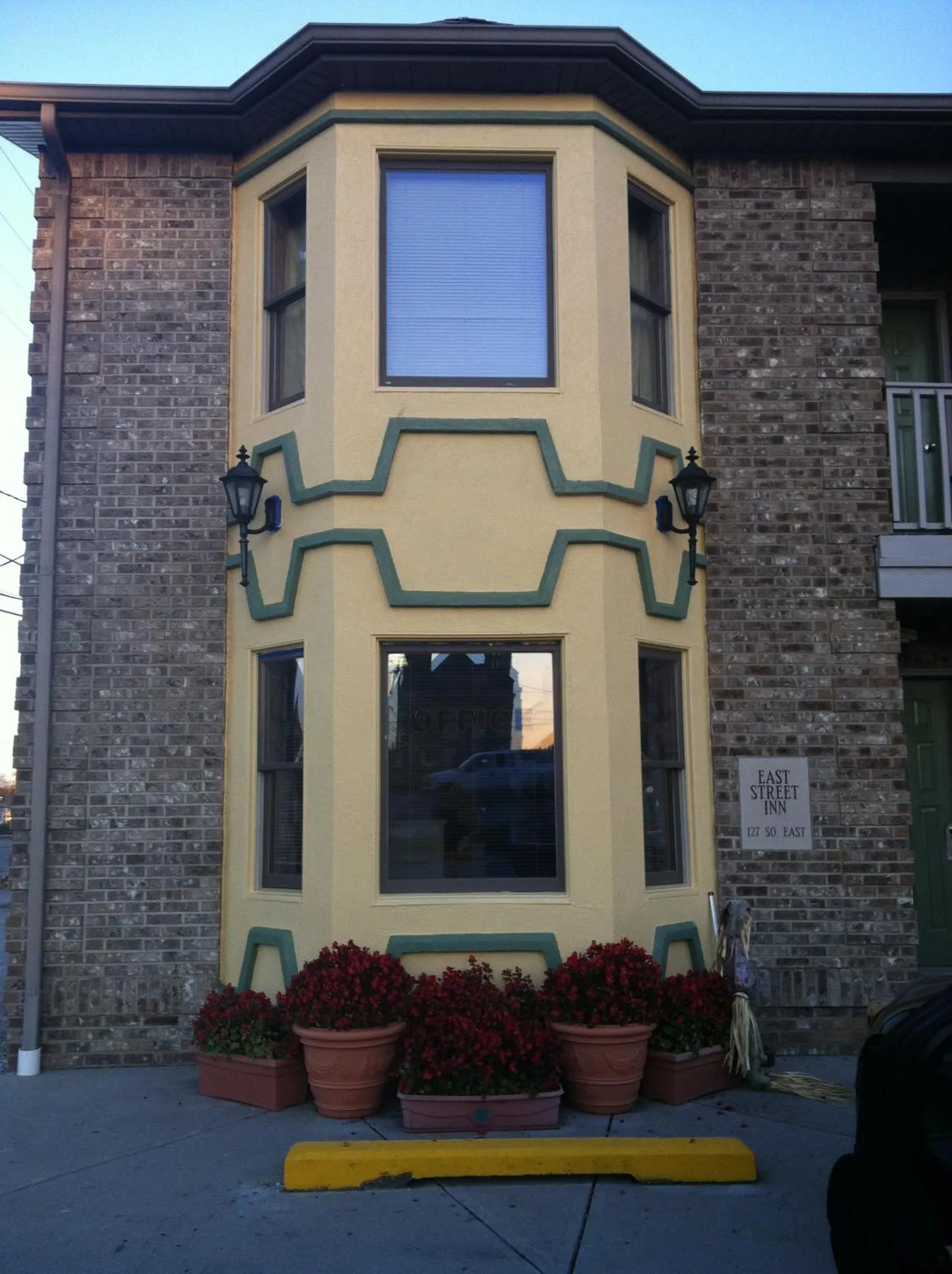 East Street Inn & Suites