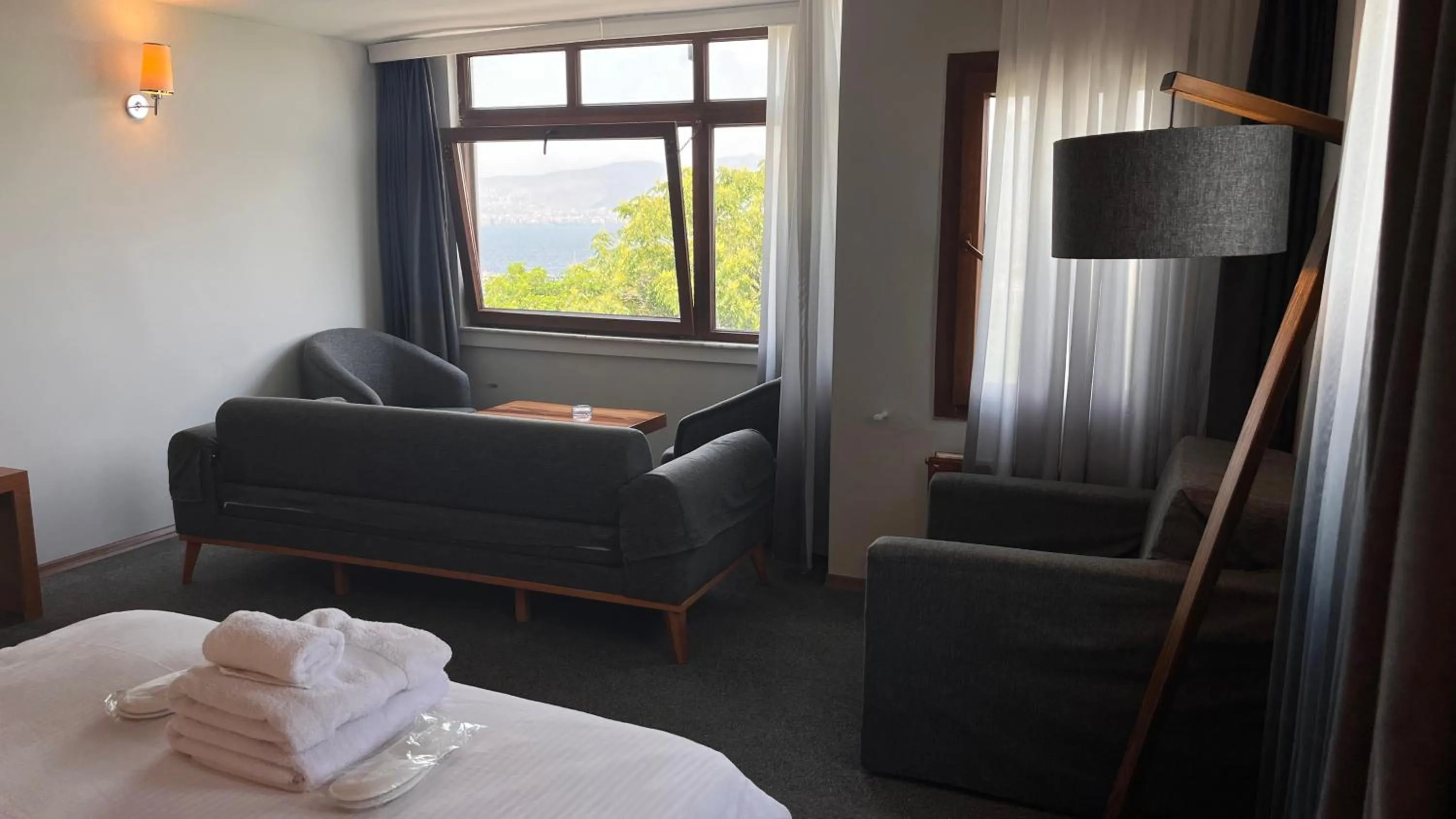 Living room, Bed in Varyant Hotel