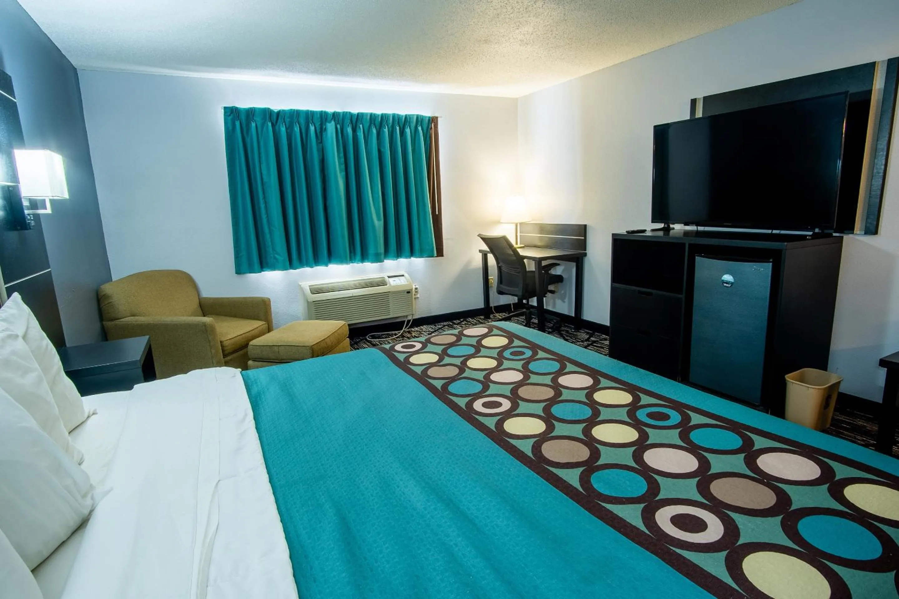 Bed in Coratel Inn & Suites by Jasper New Richmond