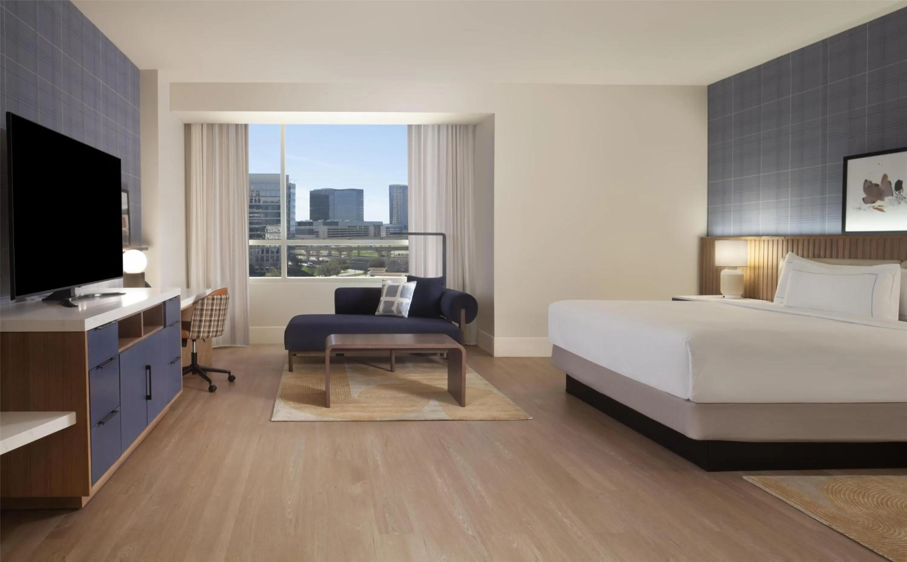 Living room, Bed in Hilton Dallas/Plano Granite Park