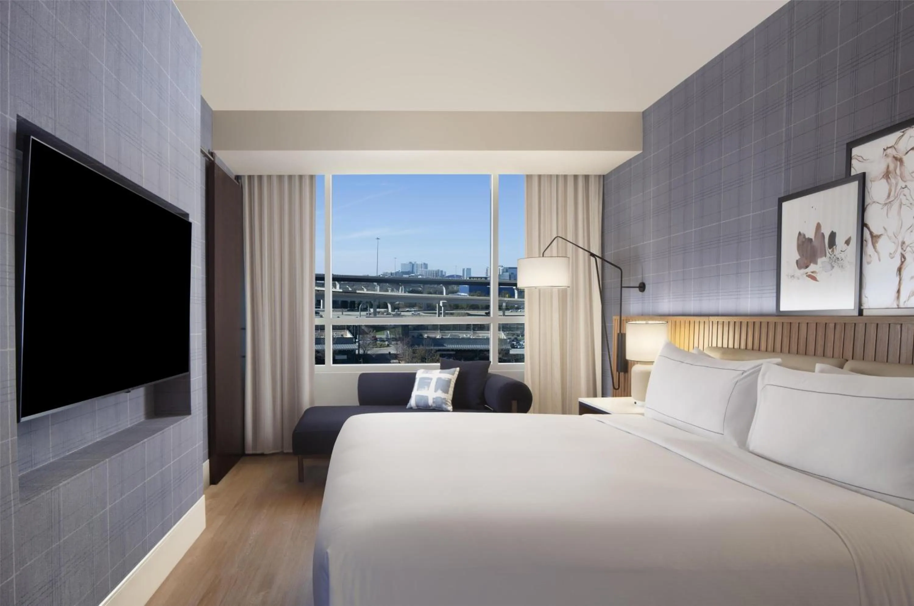 Bed in Hilton Dallas/Plano Granite Park