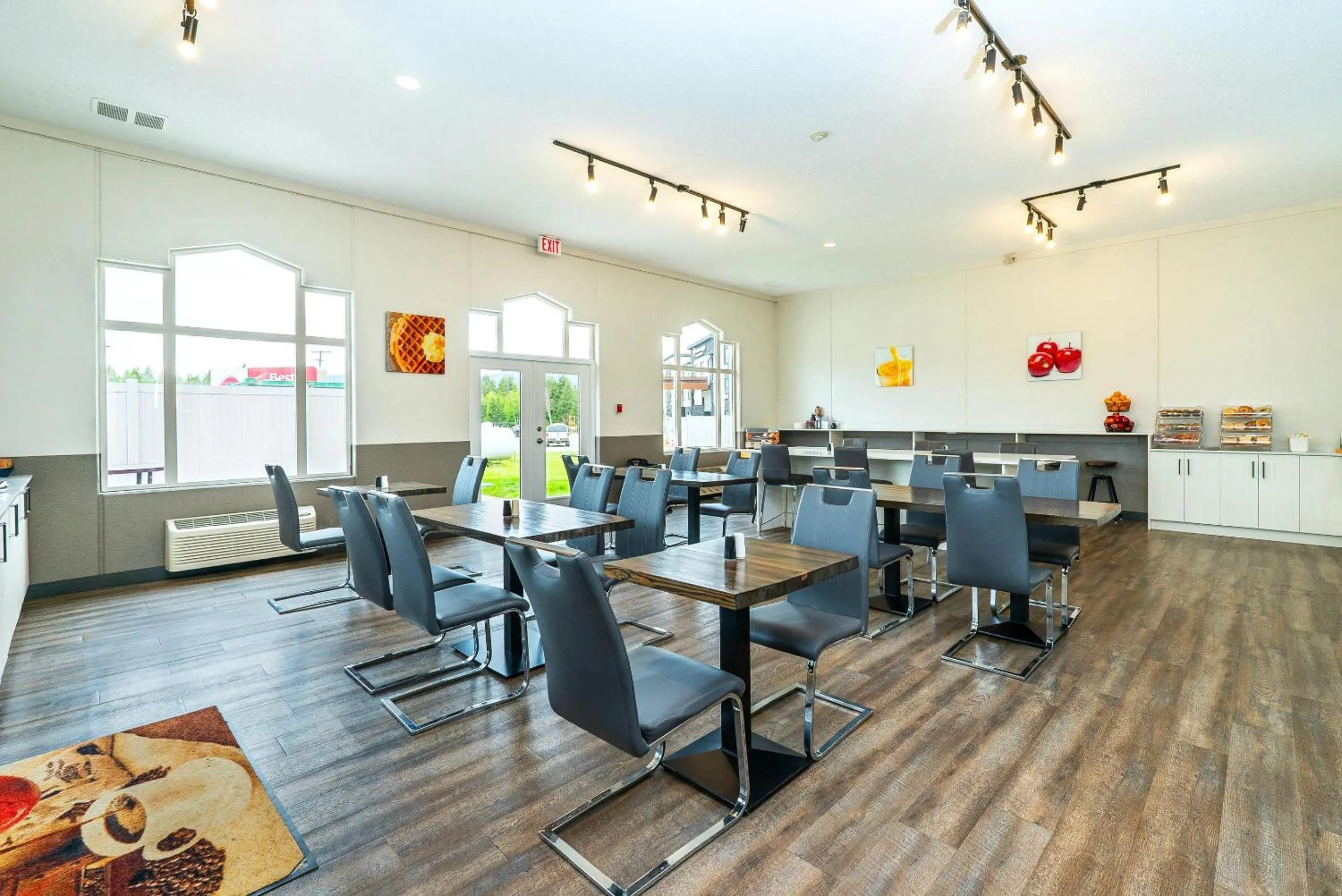 Breakfast in Quality Inn & Suites