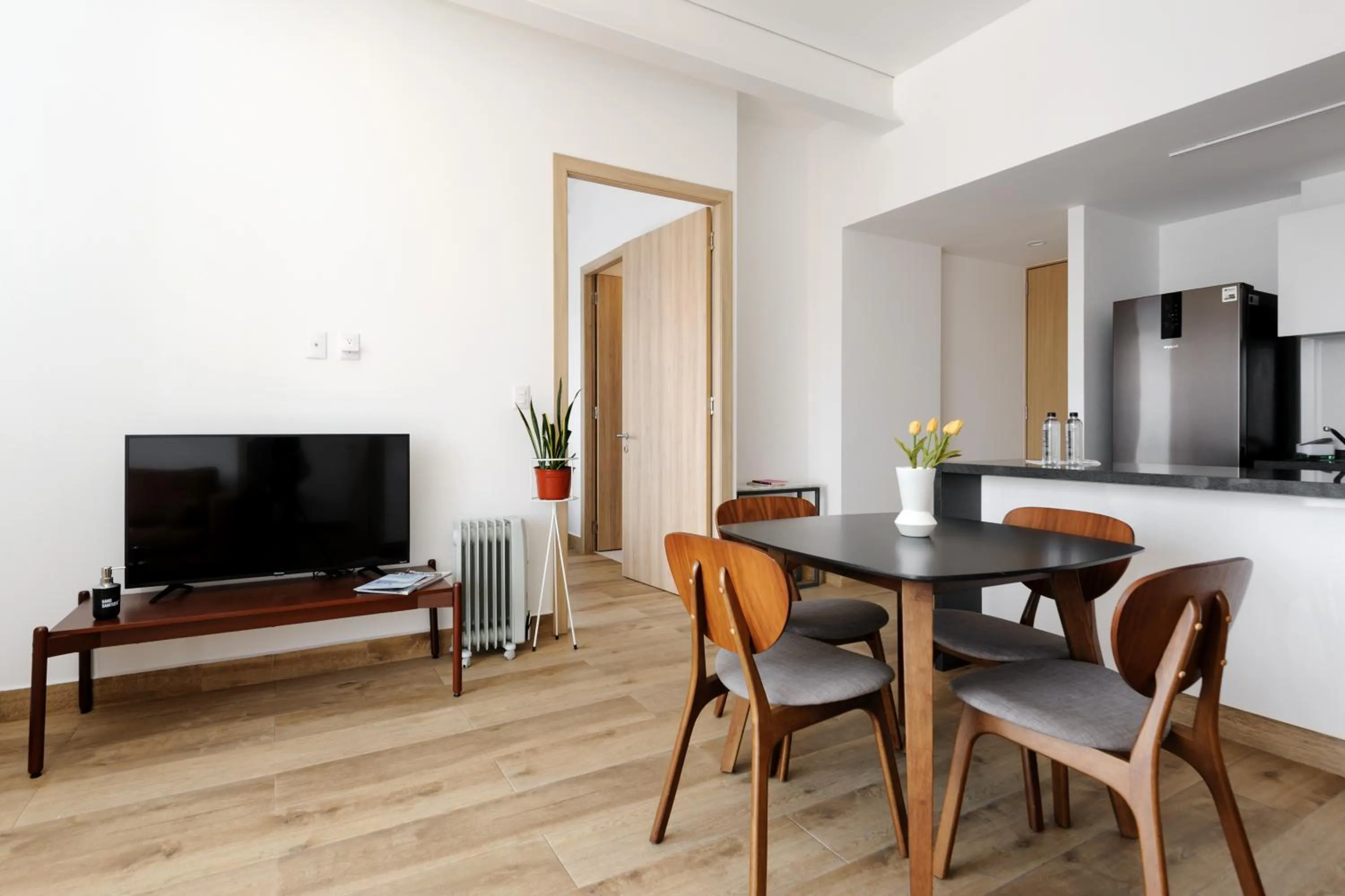 Living room in Londres 256 by Wynwood House