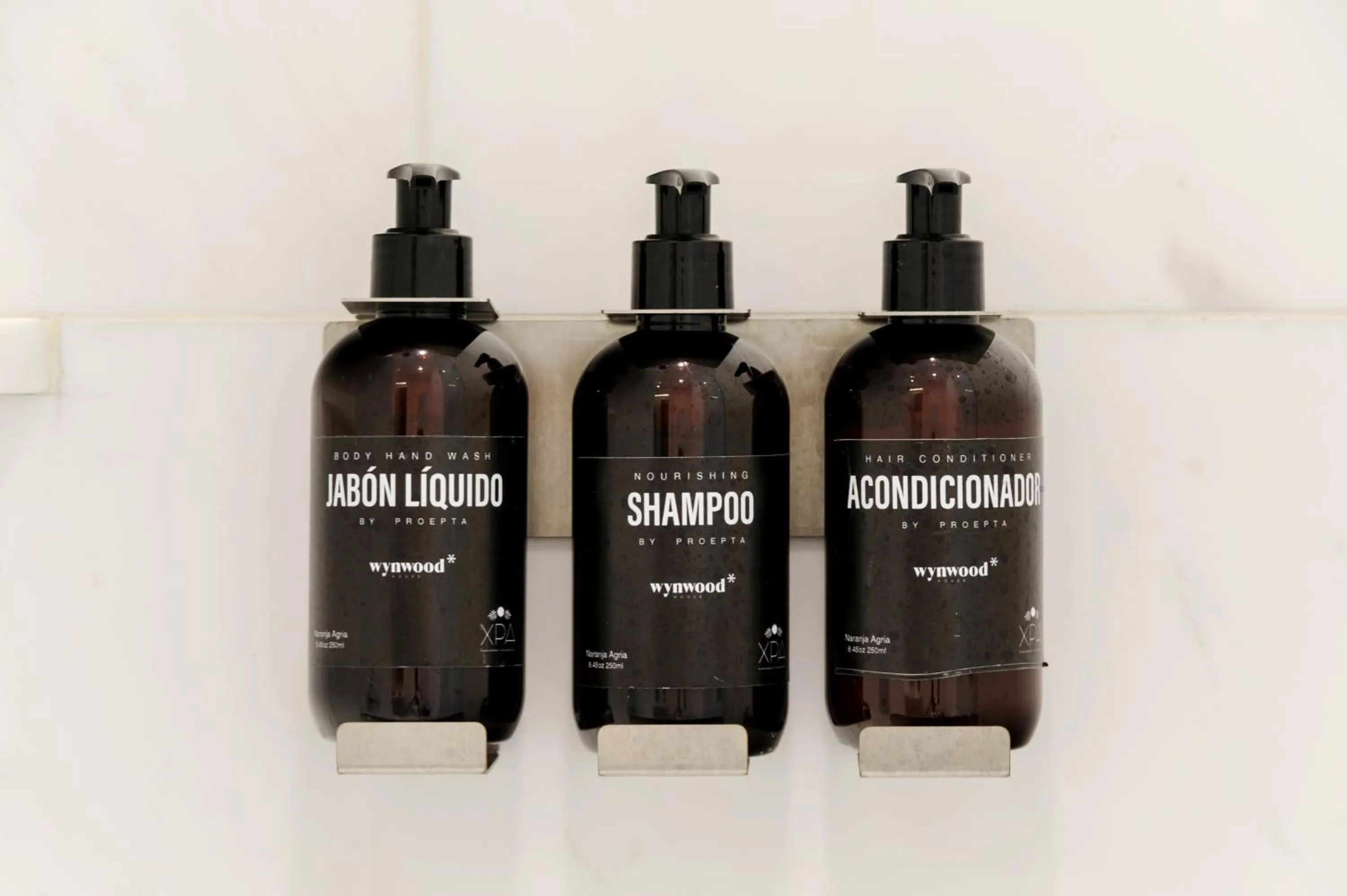 Decorative detail in Londres 256 by Wynwood House