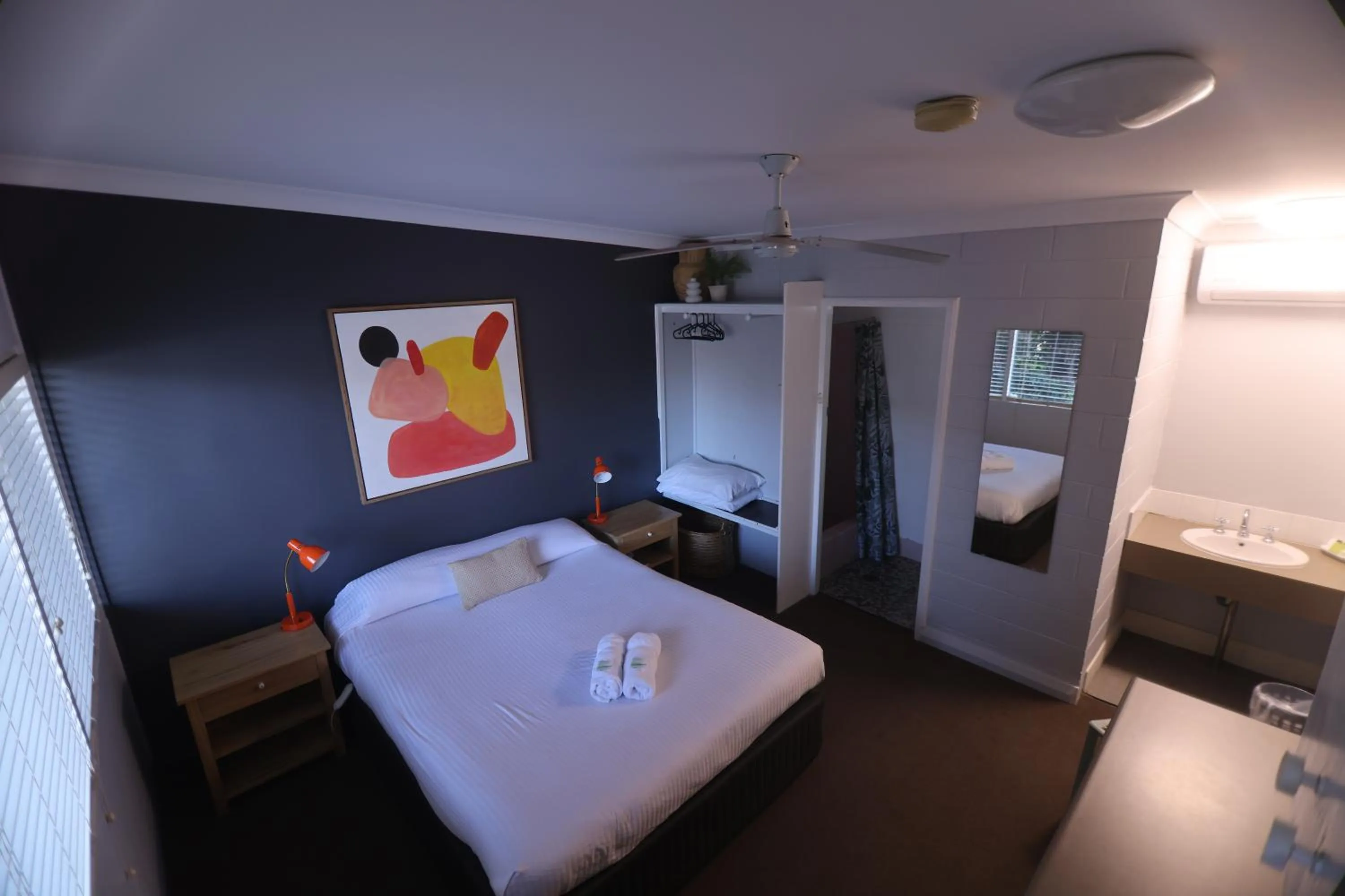 Bed in Motel Melrose