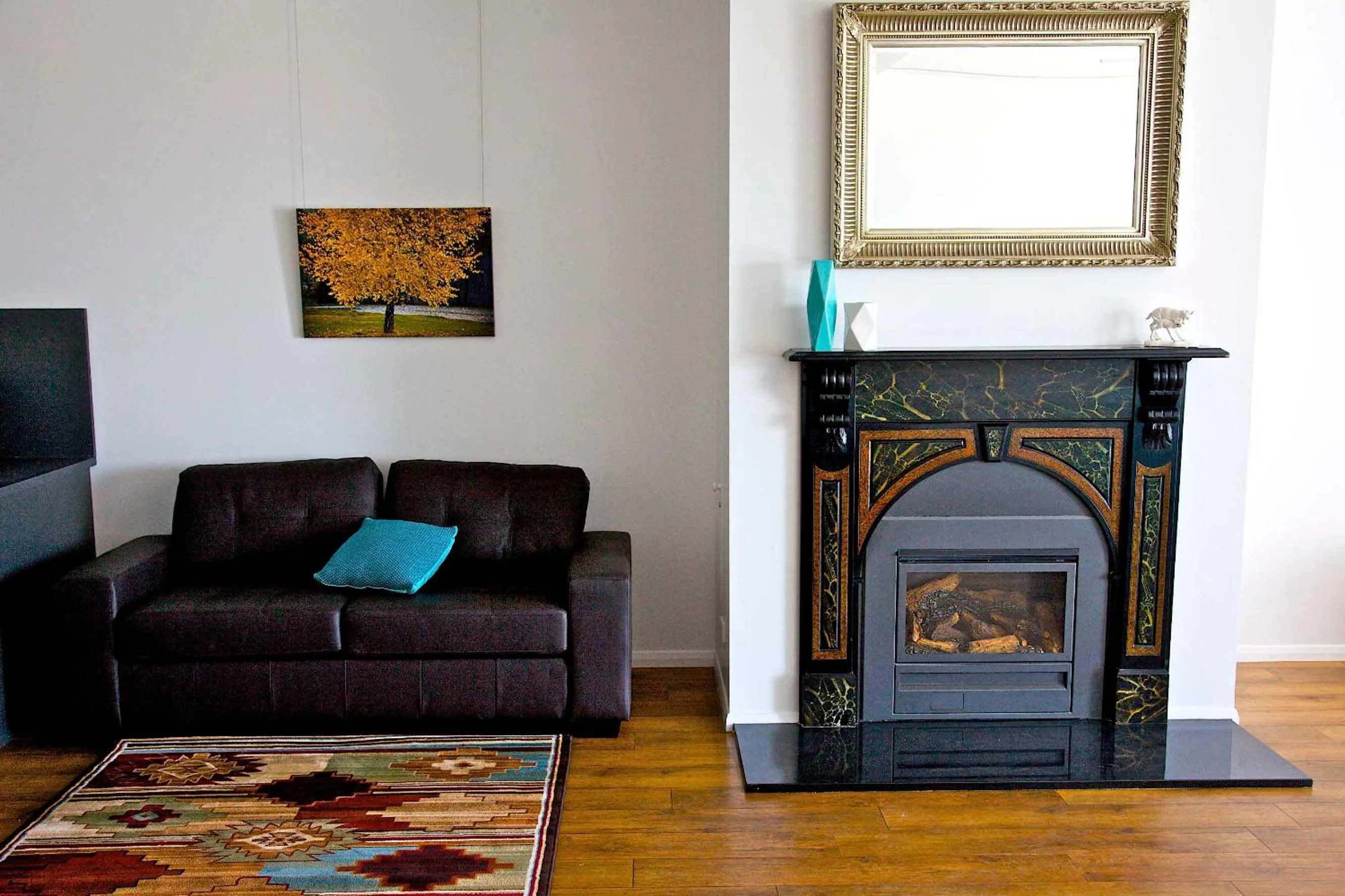 Night in Penguin Beachfront Apartments