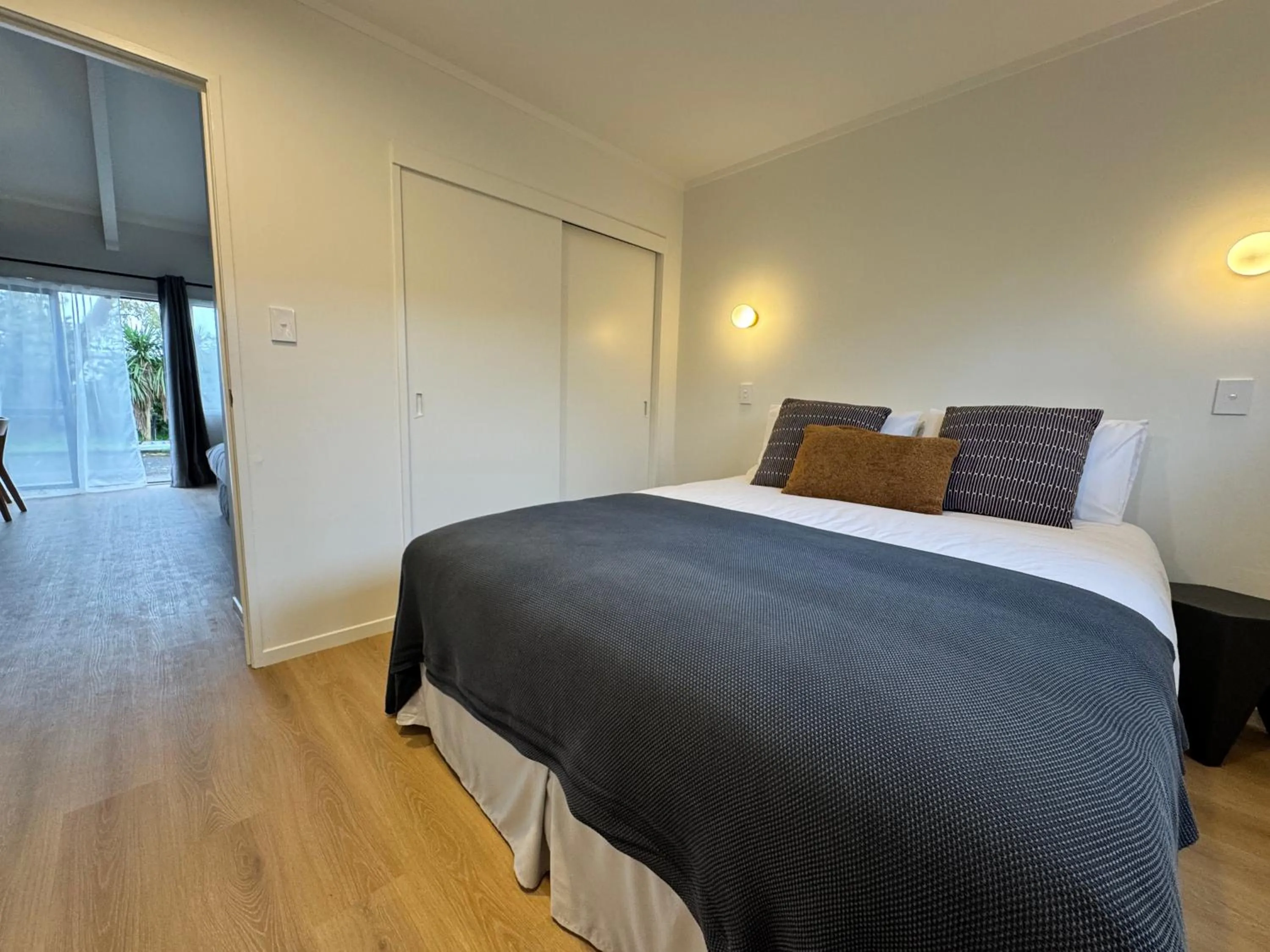 Bed in Mt Wellington Motel