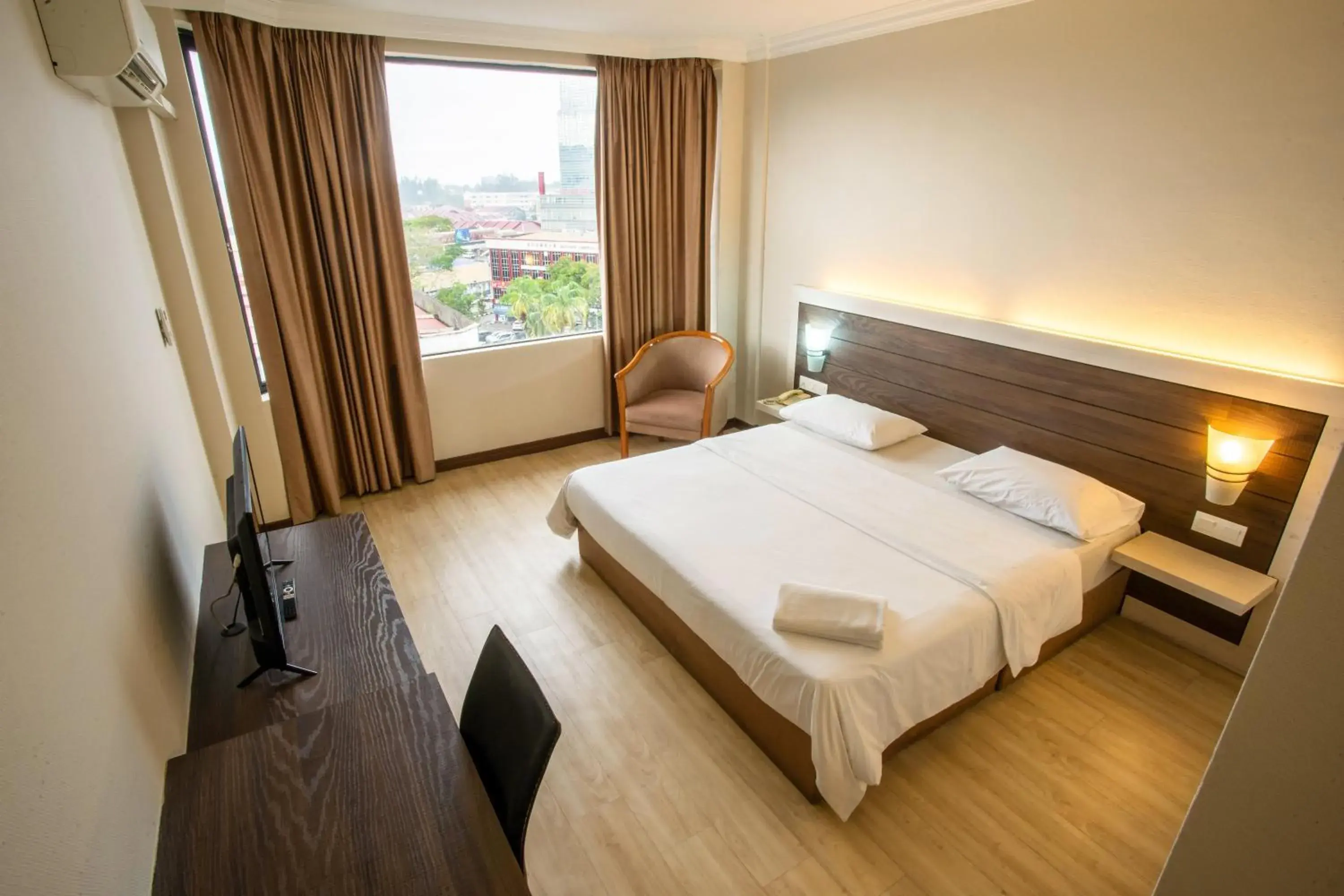 Standard Twin Room in Somerset Hotel Standard Twin Room in Somerset Hotel