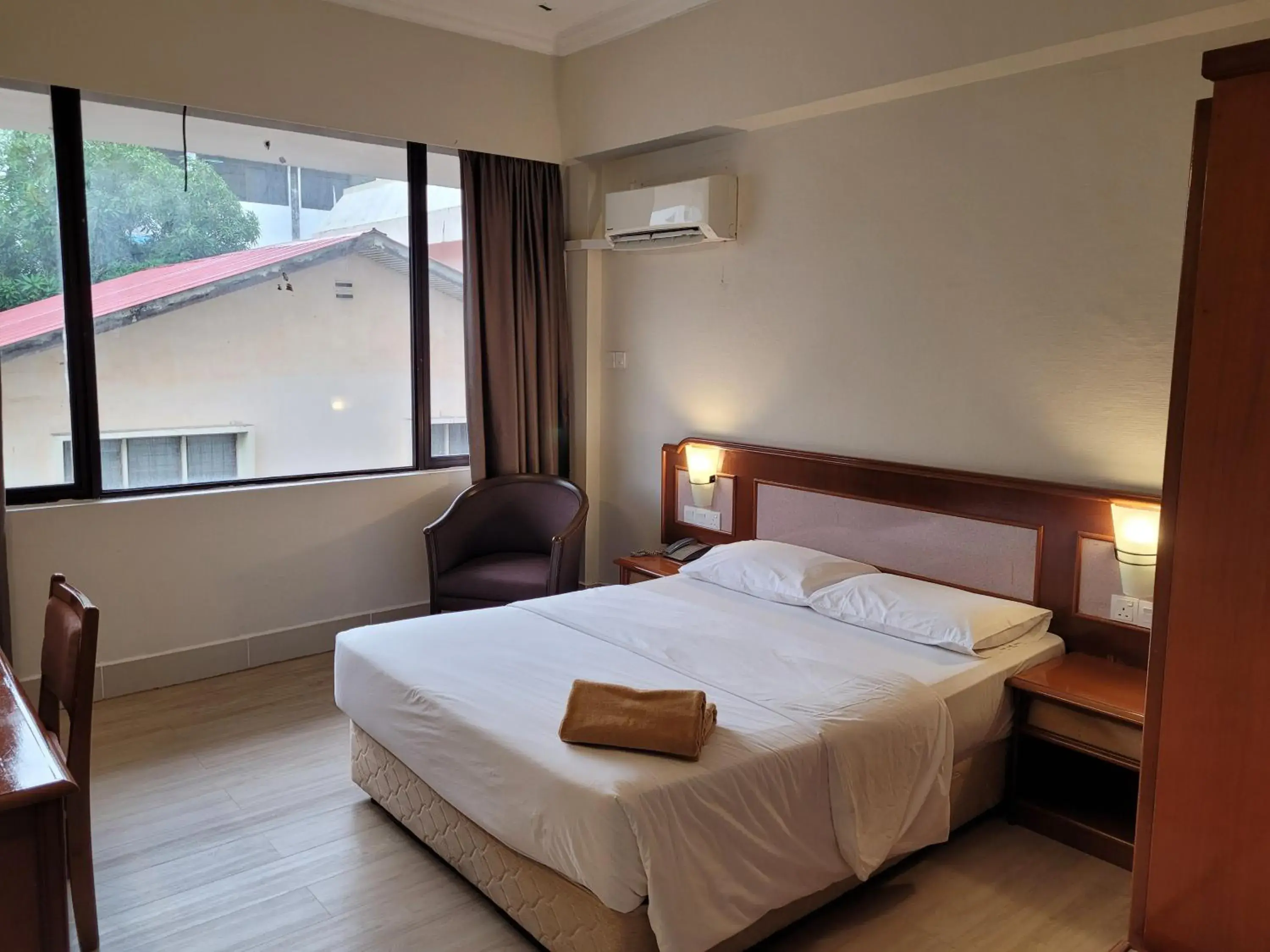 Family Room in Somerset Hotel Family Room in Somerset Hotel