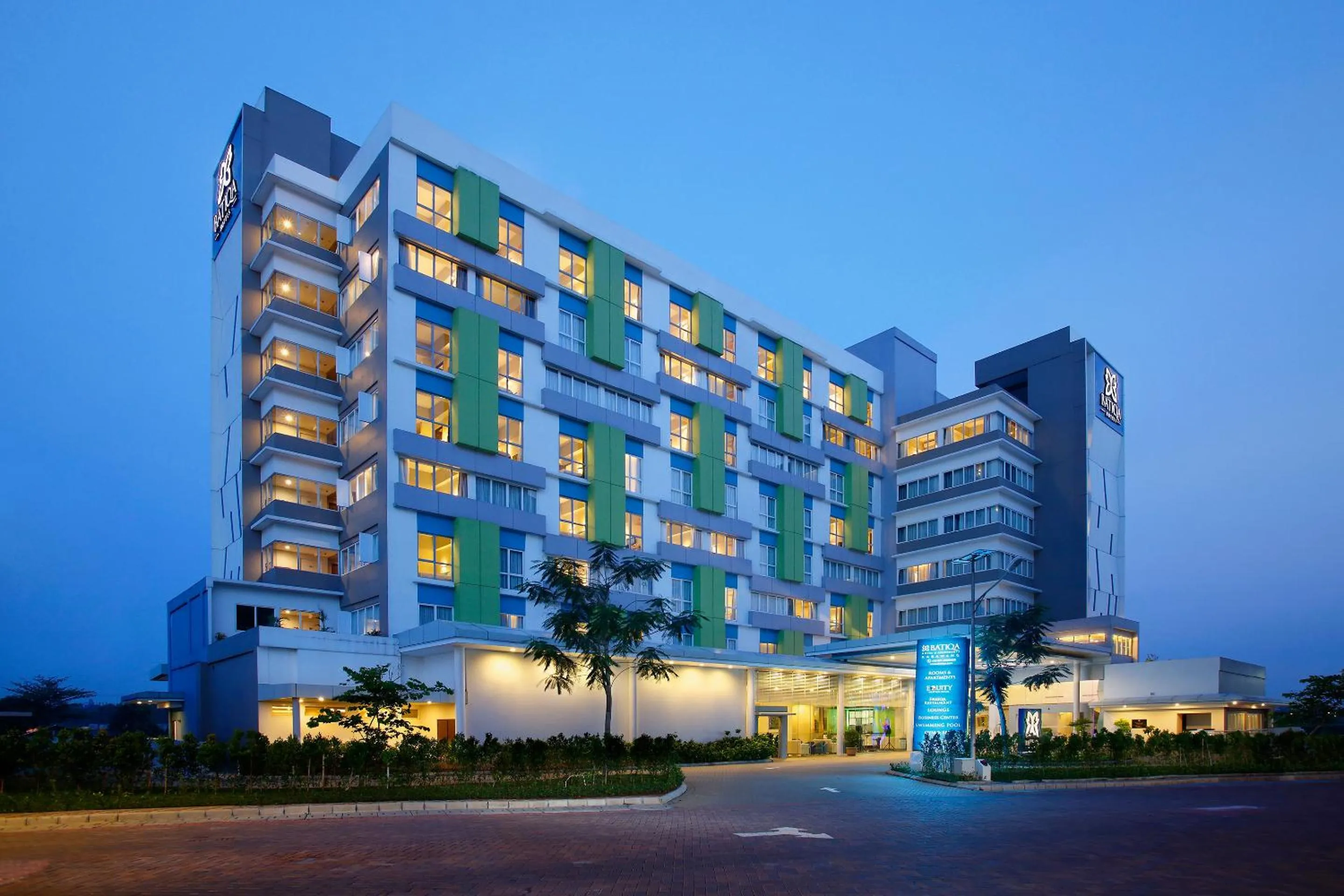 Facade/entrance in BATIQA Hotel & Apartments Karawang