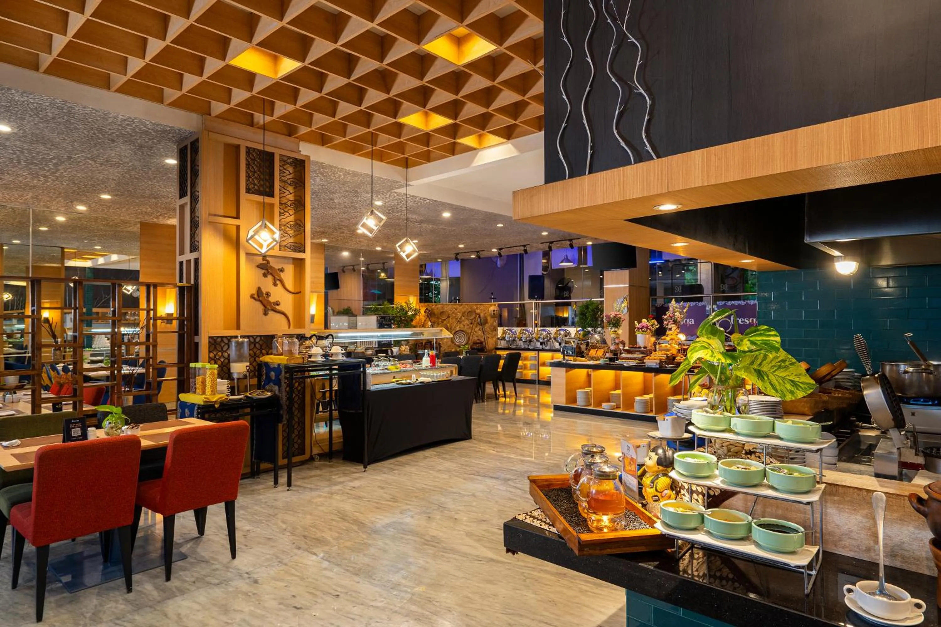 Dining area in BATIQA Hotel & Apartments Karawang