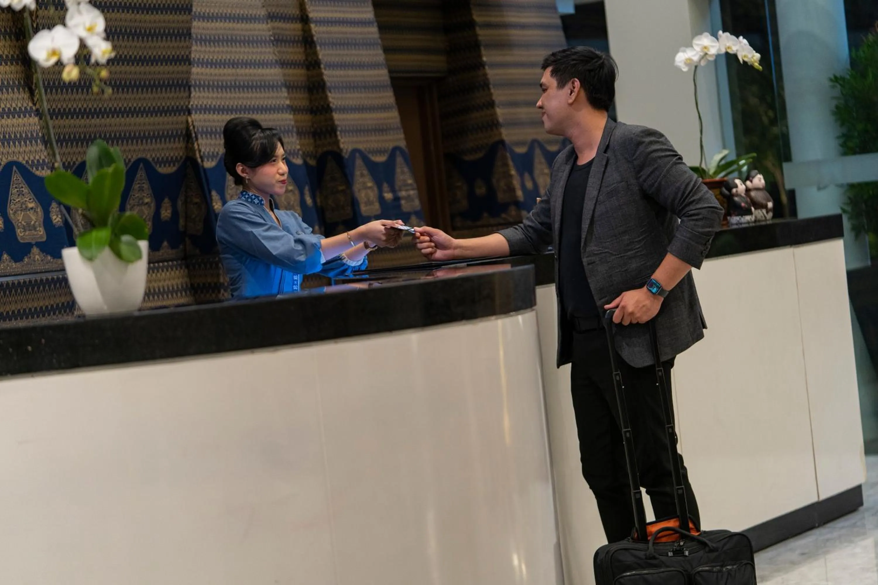 Lobby or reception in BATIQA Hotel & Apartments Karawang