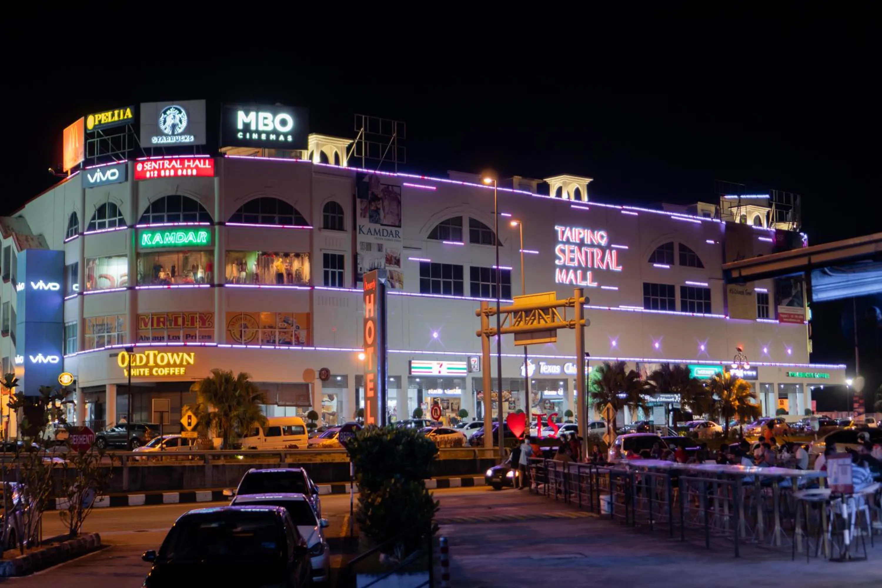 Restaurant/places to eat in Beverly Hotel