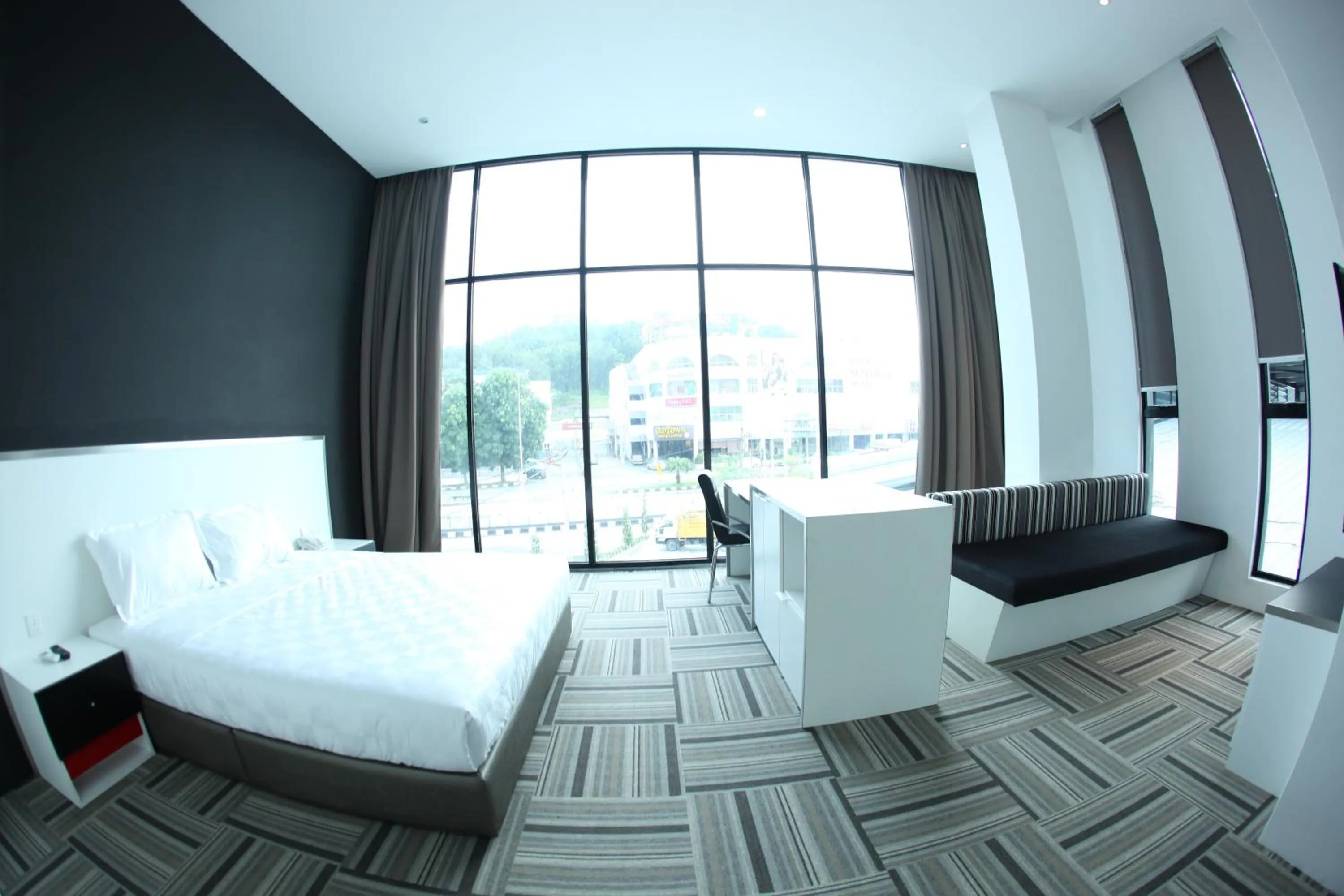 Photo of the whole room, Bed in Beverly Hotel